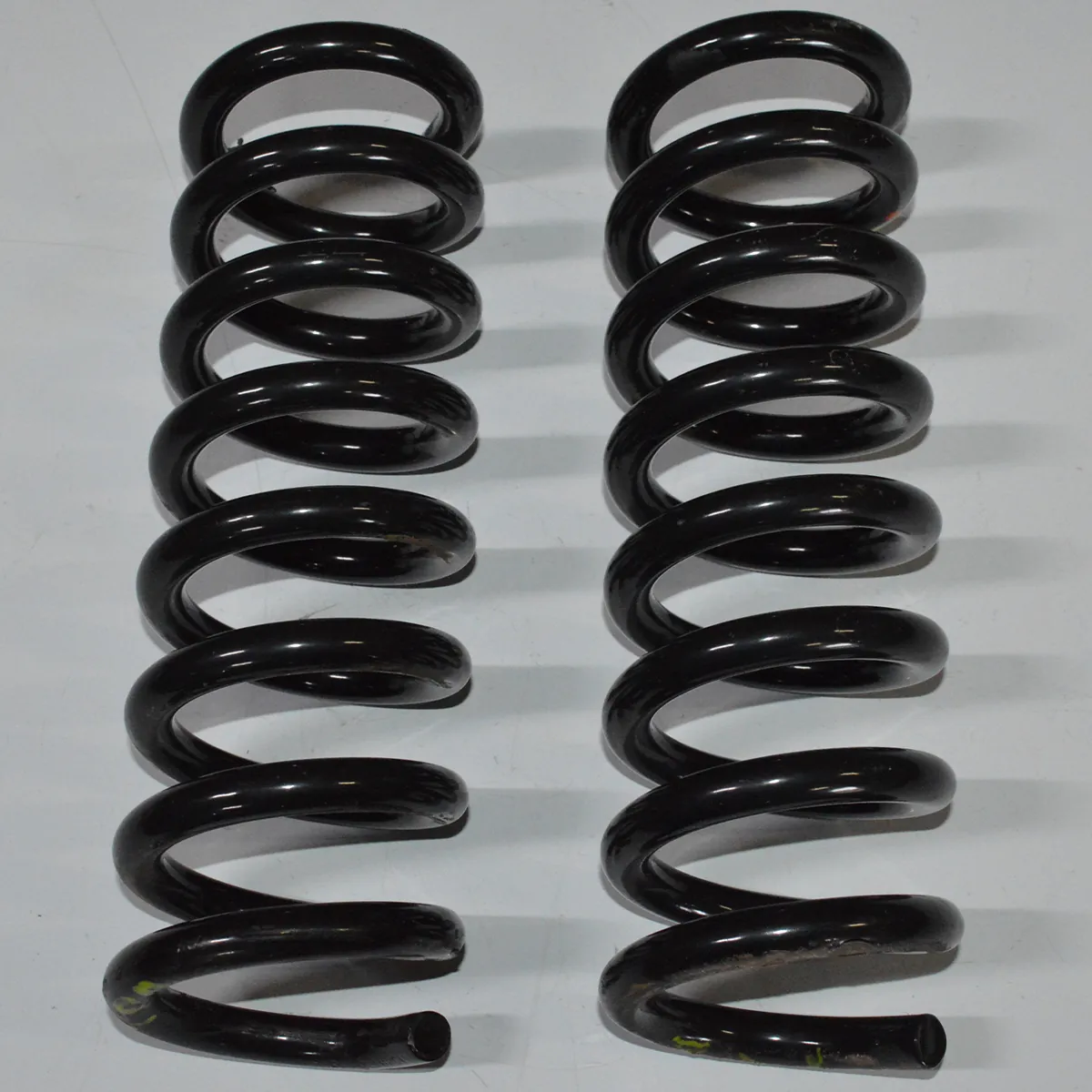 Par de molas traseiras Mercedes E350 V6 2011 Aut.