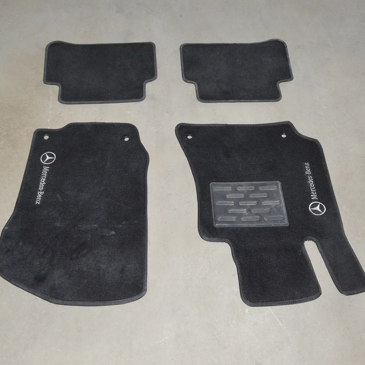 Conjunto de tapetes Mercedes E350 V6 2011 Aut.