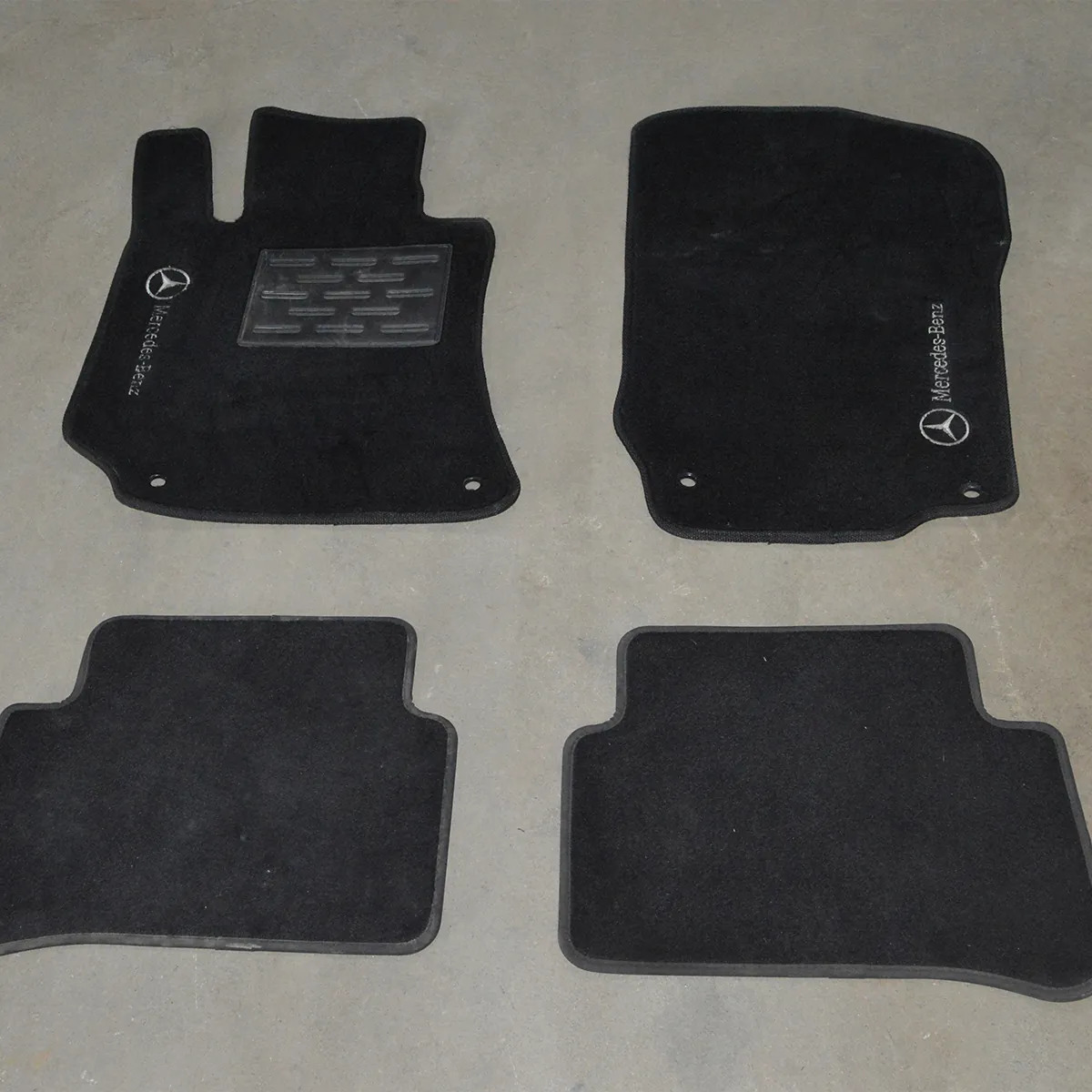 Conjunto de tapetes Mercedes E350 V6 2011 Aut.
