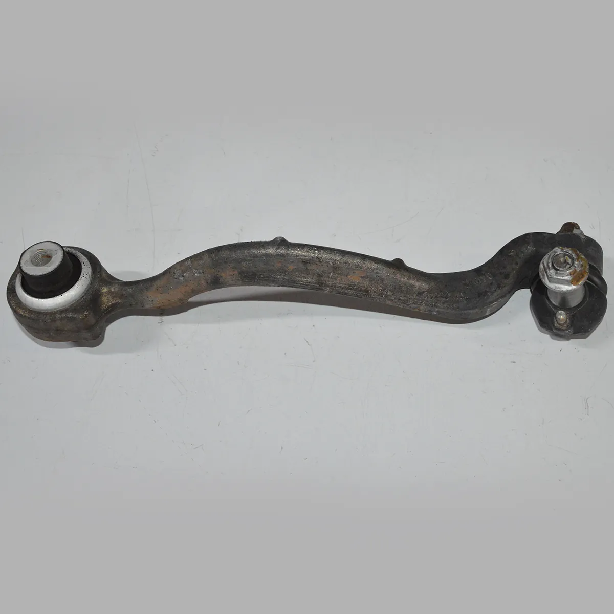 Braço suspensão inferior diant dir Mercedes E350 V6 2011 Aut