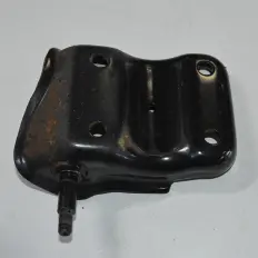 Suporte feixe molas traseiro S10 2.8 4x4 aut 2019