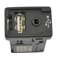 Interruptor USB Hilux 2.8 4X4 2019 aut 0KM
