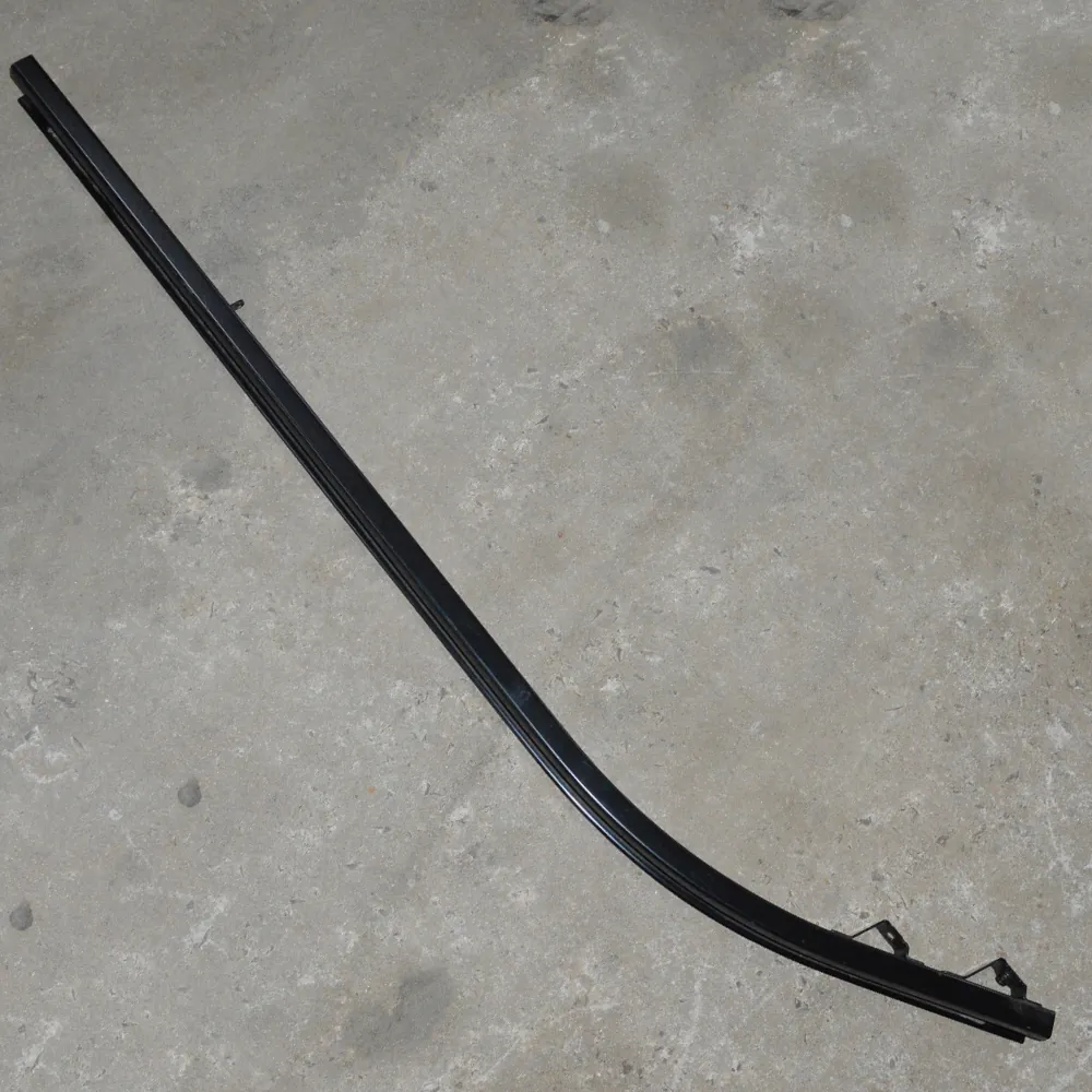 Trilho inferior porta lateral Master 2.3 2019