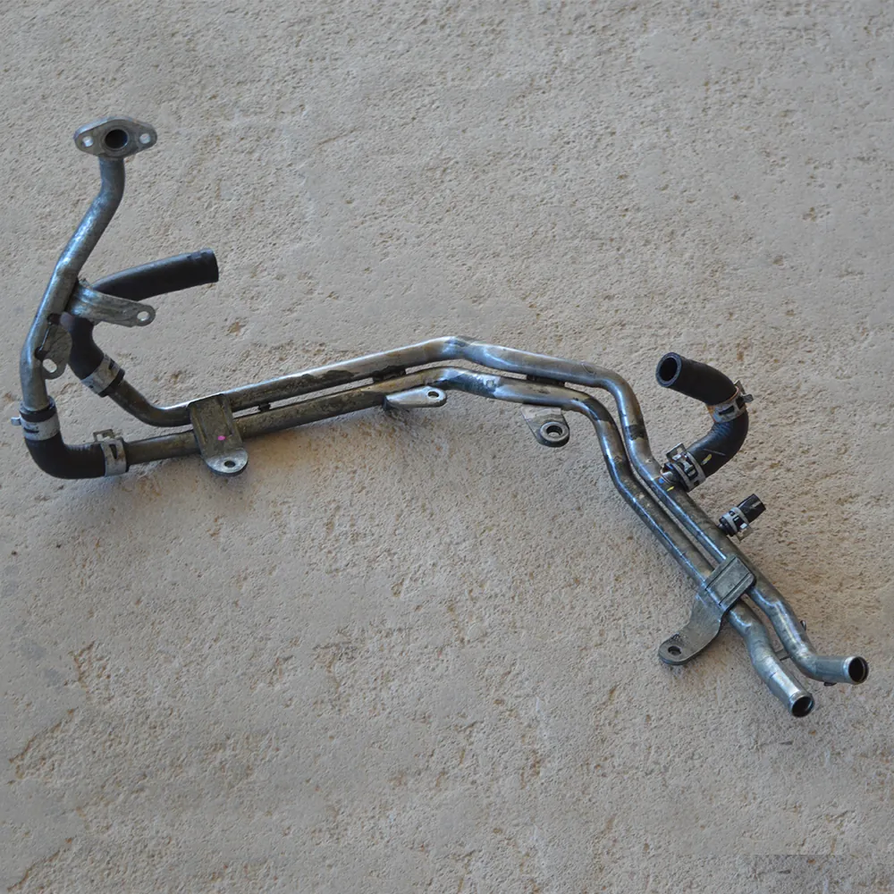 Tubo saída de água do motor hilux 2.8 4x4 srv 2020 aut