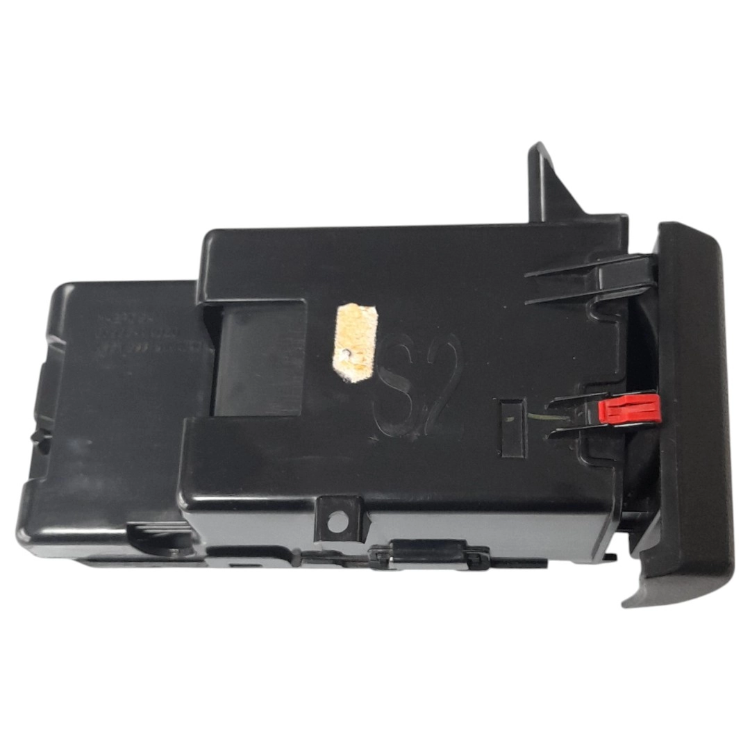 Porta copo lateral esquerdo Hilux 2.8 SRV 4x4 2020