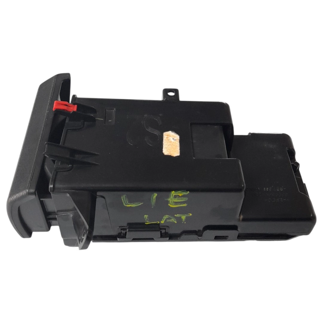 Porta copo lateral esquerdo Hilux 2.8 SRV 4x4 2020