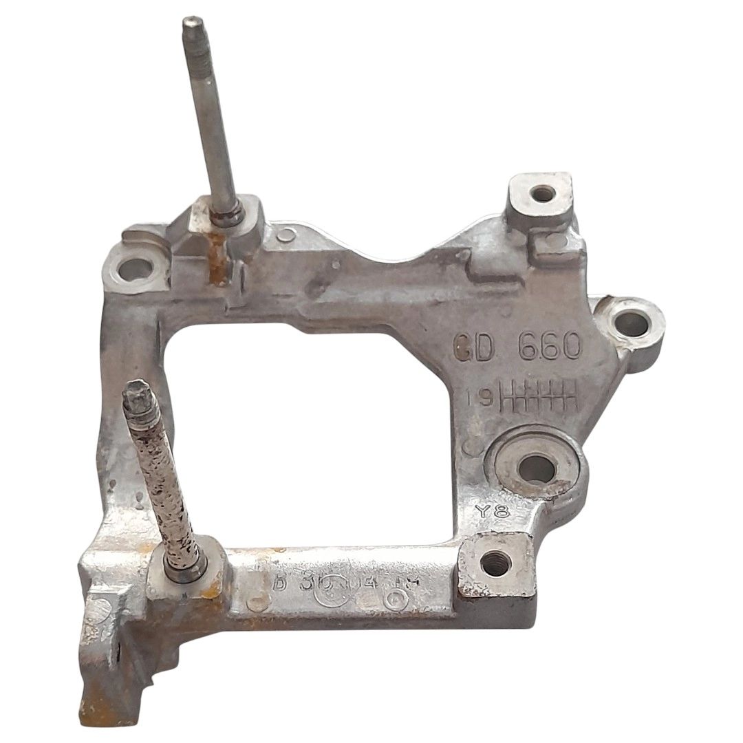 Suporte do Compressor Ar Condicionado Hilux 2.8 srv 4x4 2020