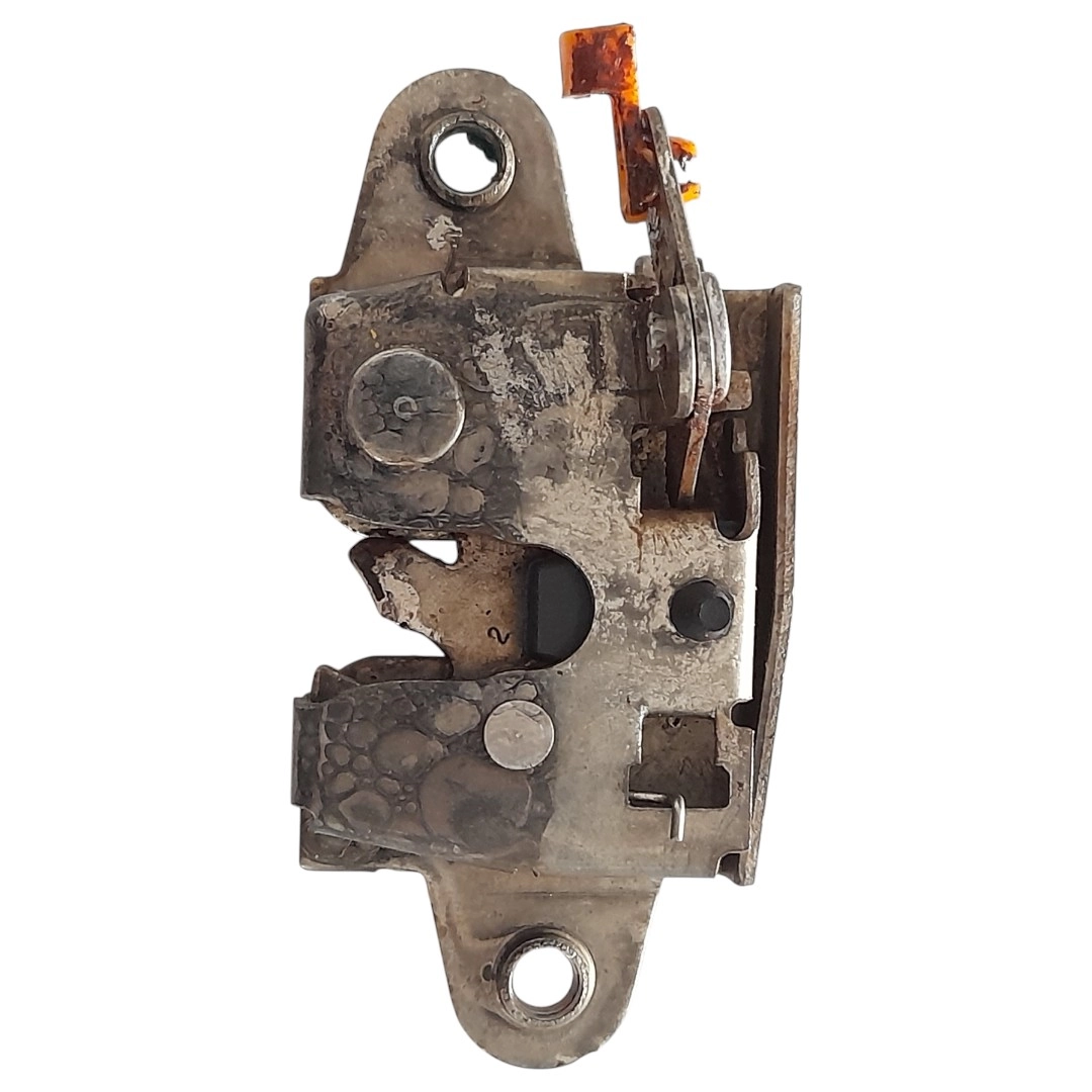 Fechadura Tampa Traseira Esquerdo Hilux 2.8 srv 4x4 2020