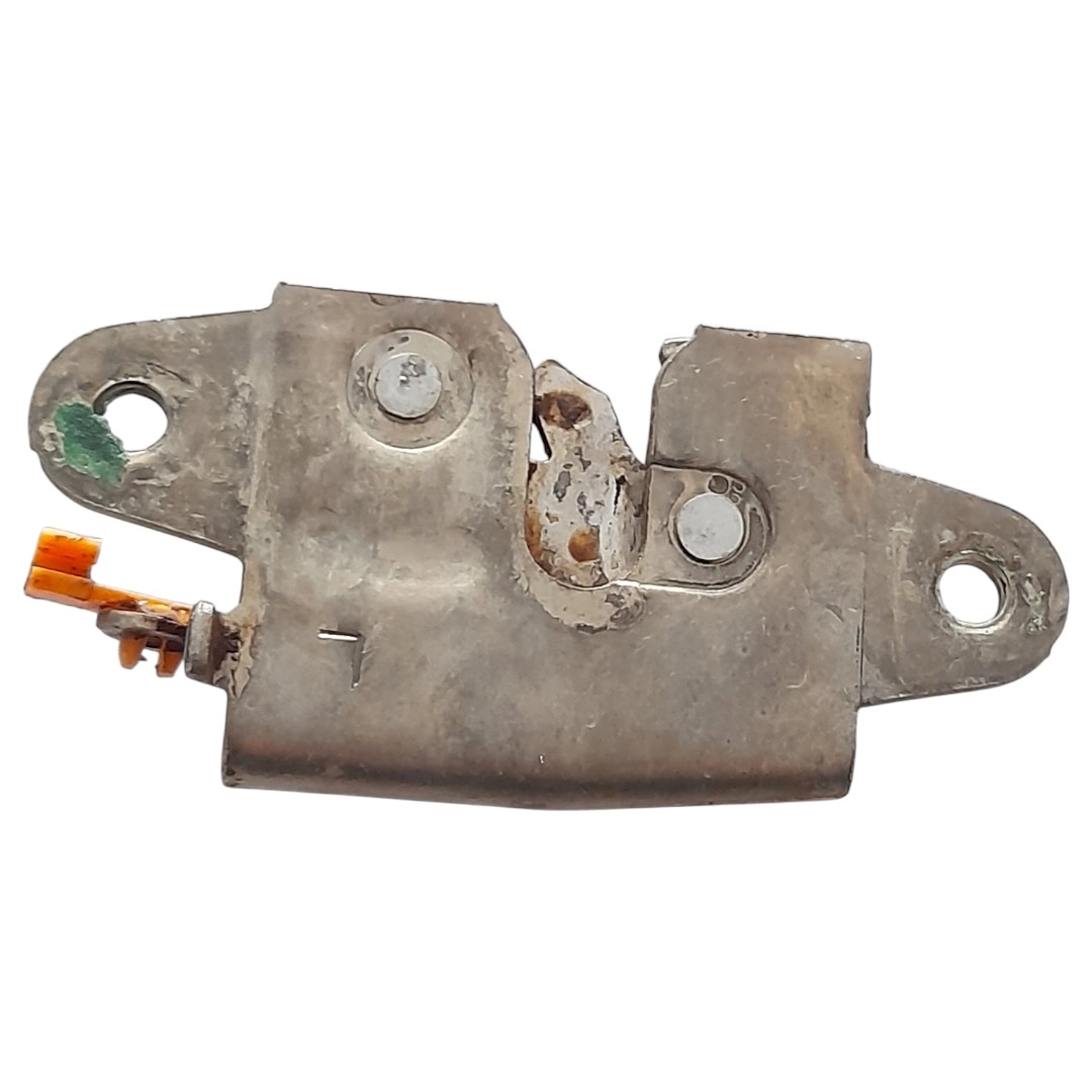 Fechadura Tampa Traseira Esquerdo Hilux 2.8 srv 4x4 2020