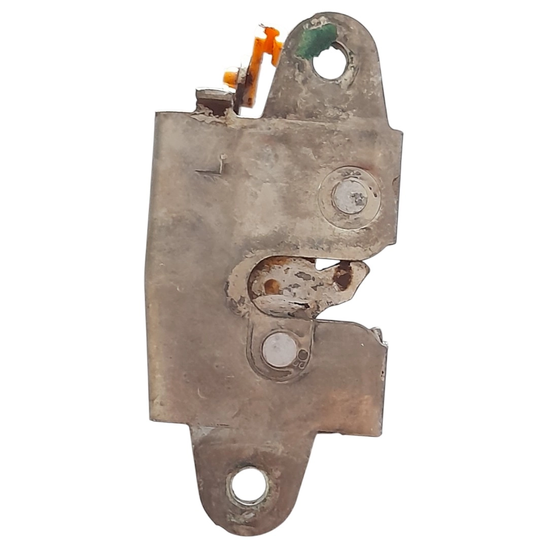 Fechadura Tampa Traseira Esquerdo Hilux 2.8 srv 4x4 2020