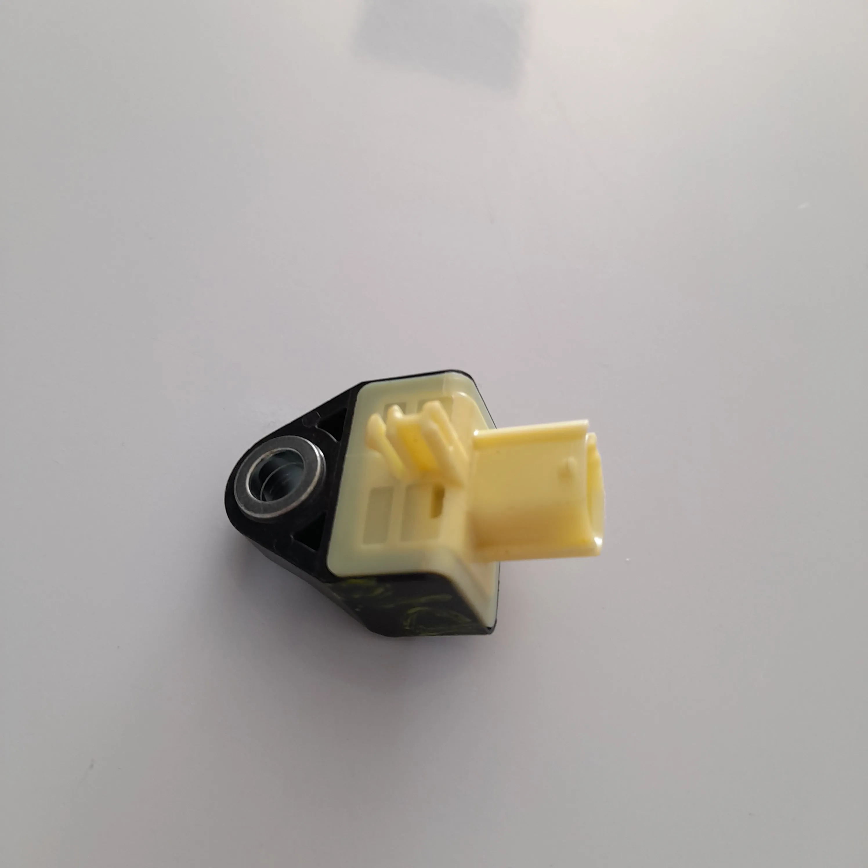 Sensor detonação airbag direito Hilux 2.8 4x4 SRV 2020 aut