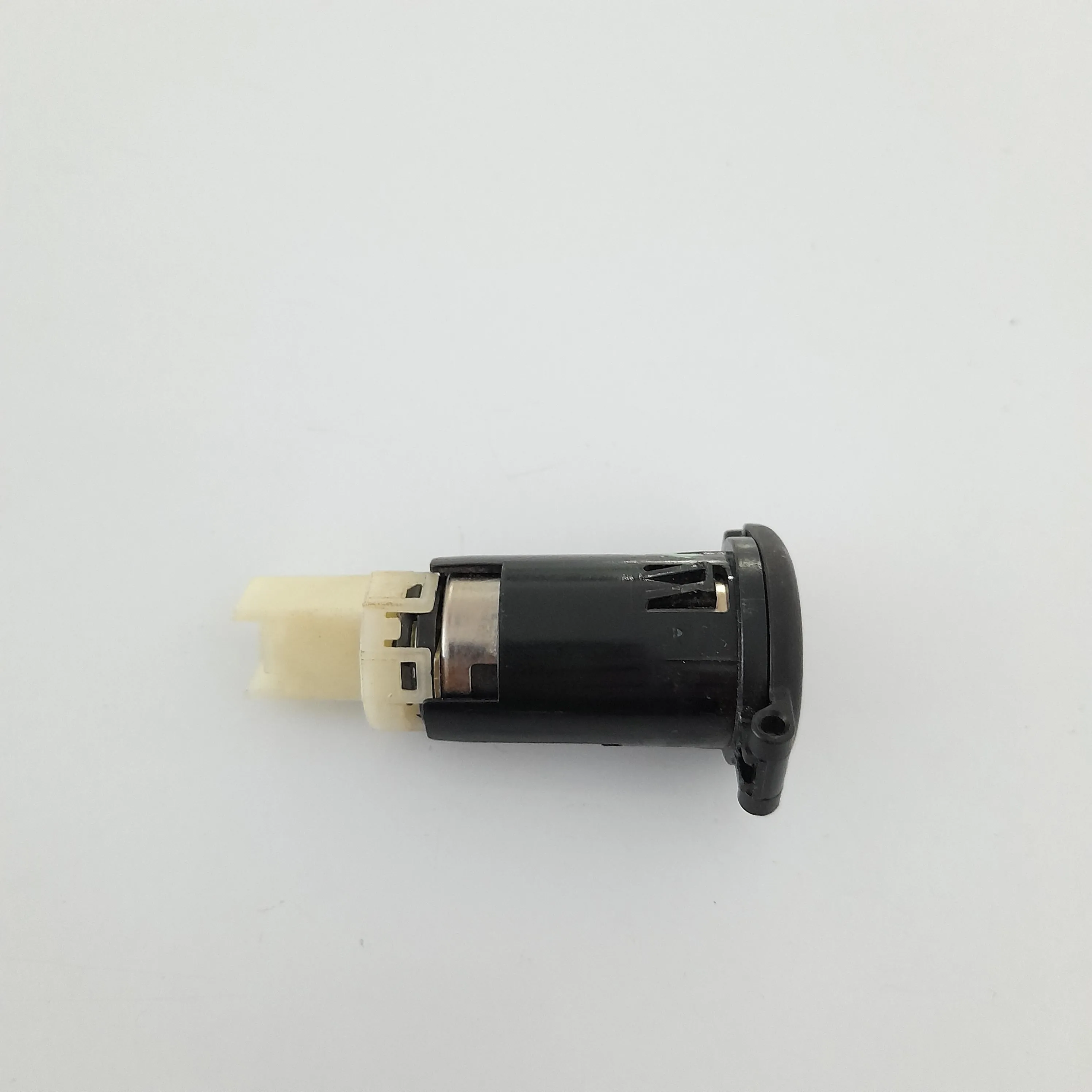 Tomada 12v Hilux SW4 SRX 2.8 2017