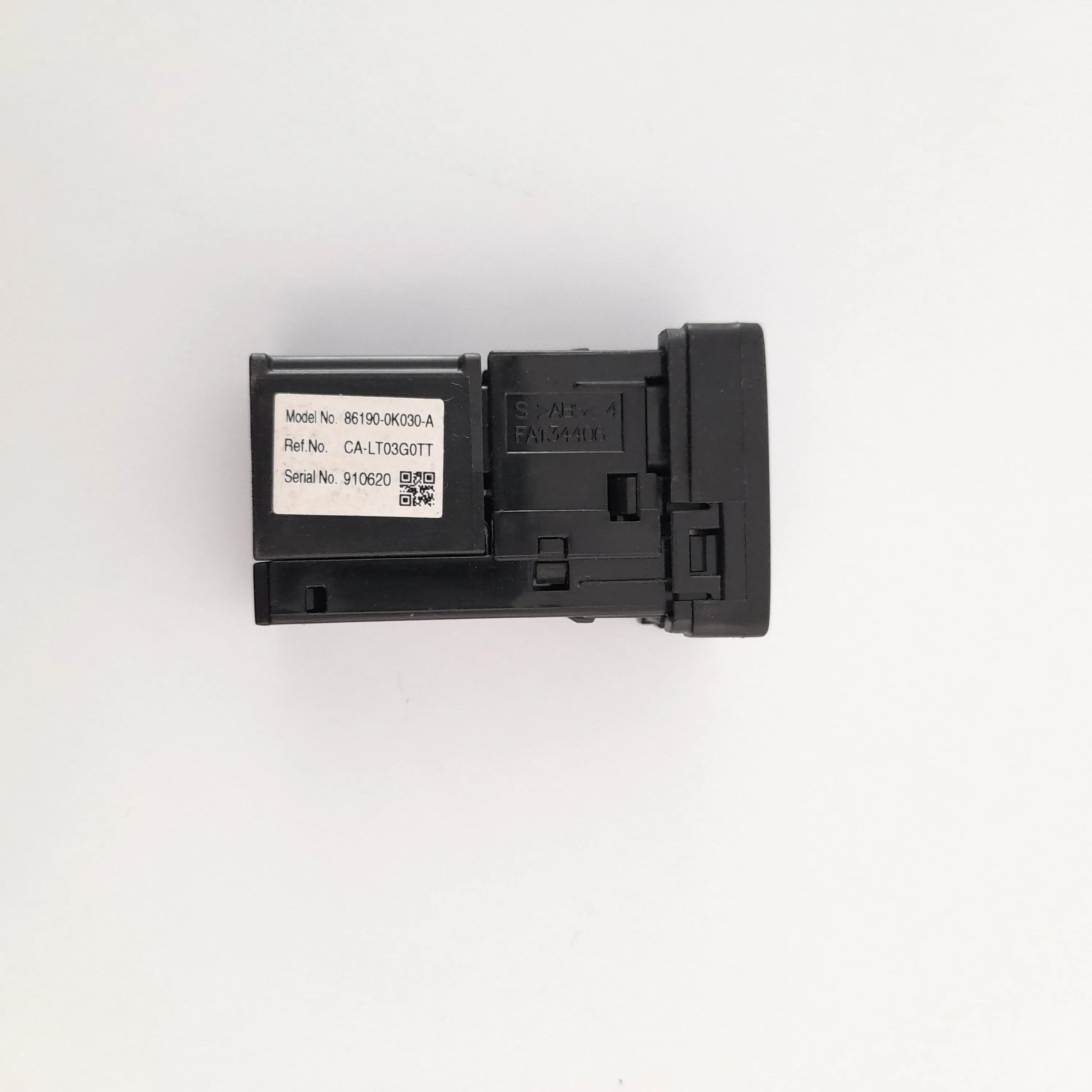 Conector interruptor USB Hilux SW4 SRX 2.8 2017