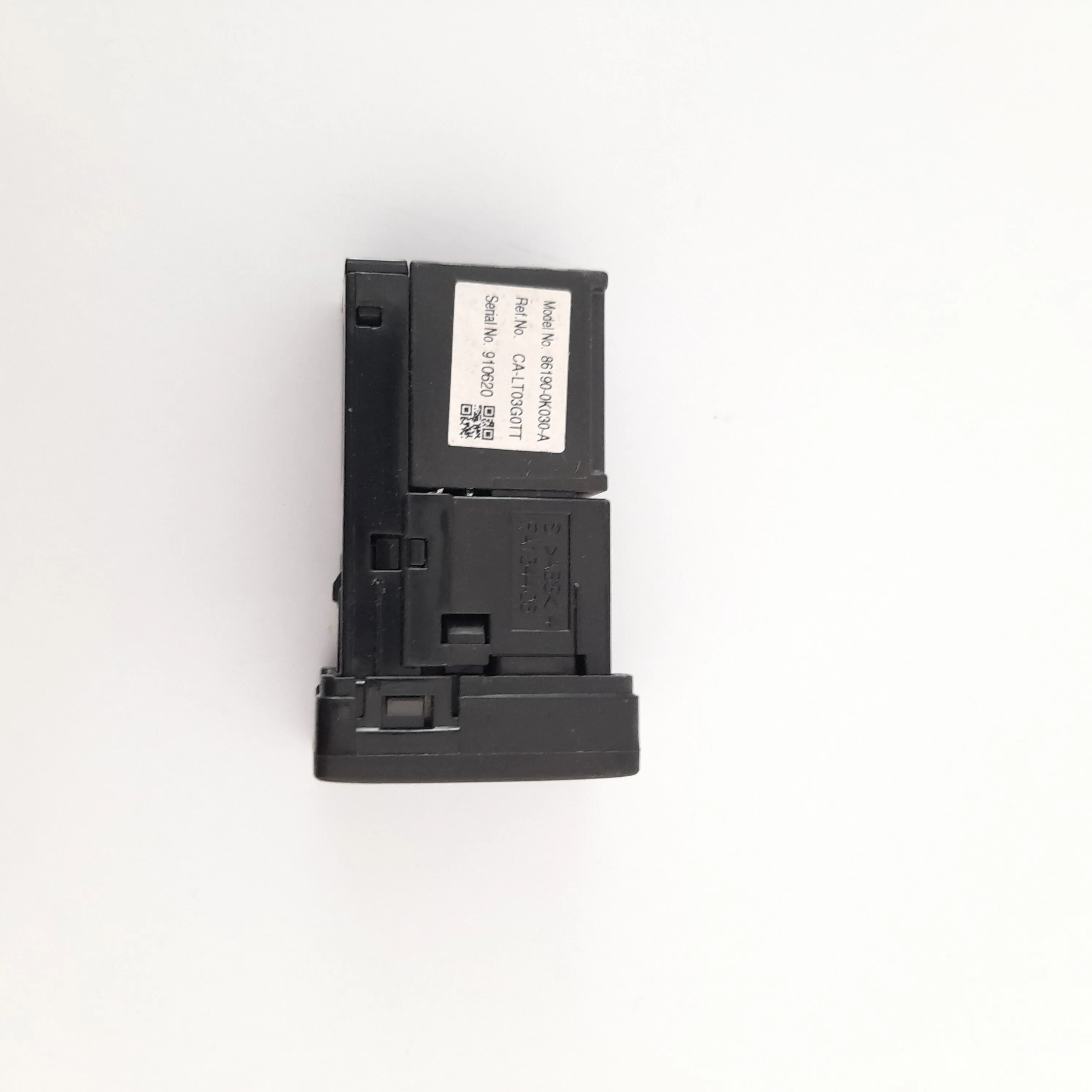 Conector interruptor USB Hilux SW4 SRX 2.8 2017