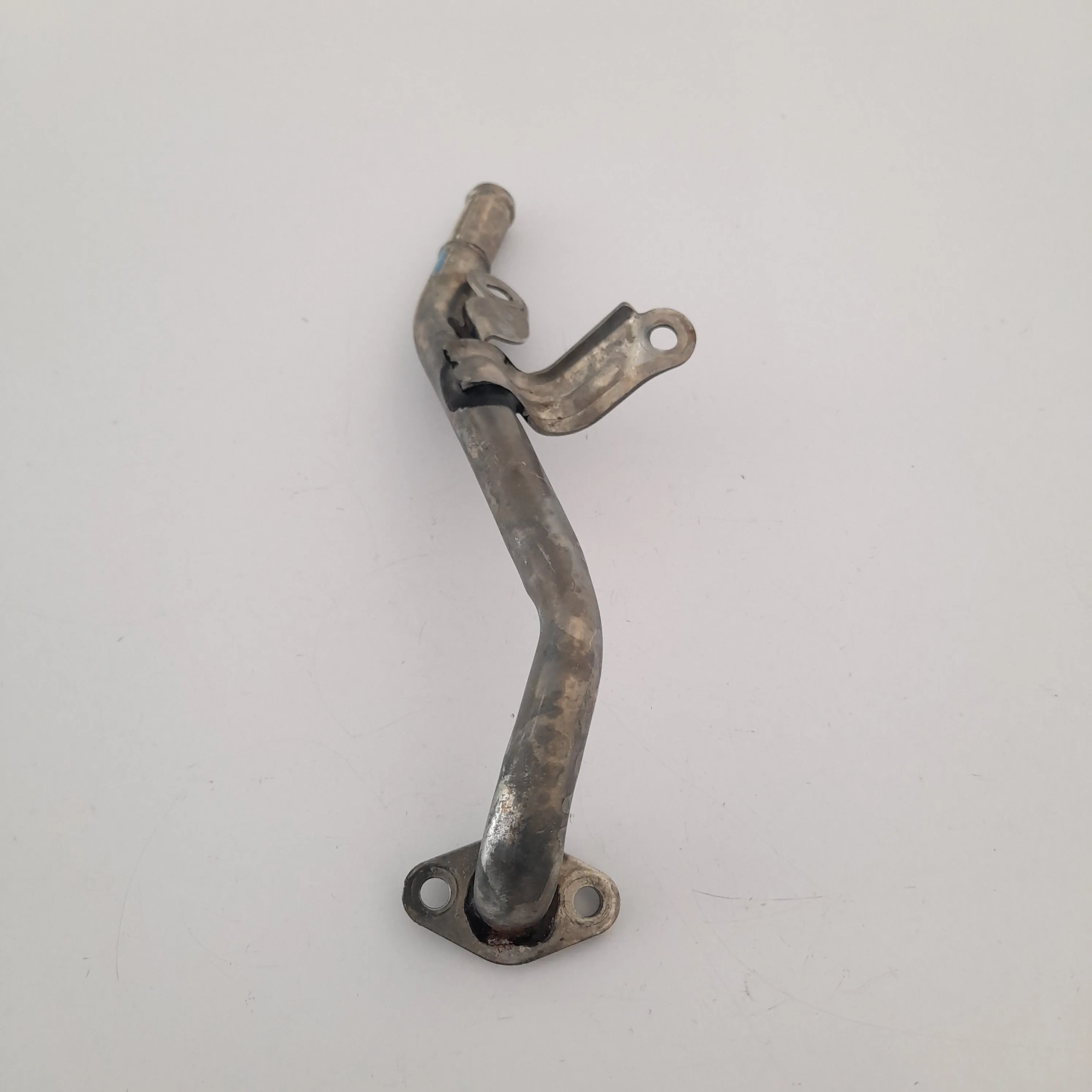 Tubo cano saida água do motor frente Hilux SW4 SRX 2.8 2017