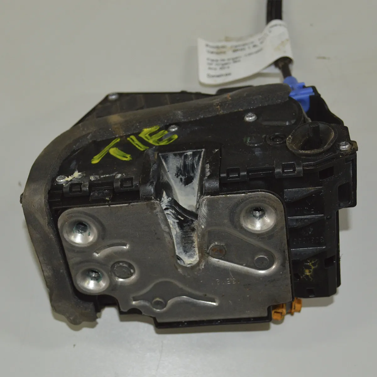 Fechadura porta traseira esquerda spin 1.8 8V LT 13588869