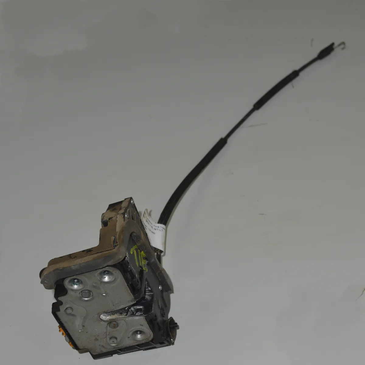 Fechadura porta traseira esquerda spin 1.8 8V LT 13588869