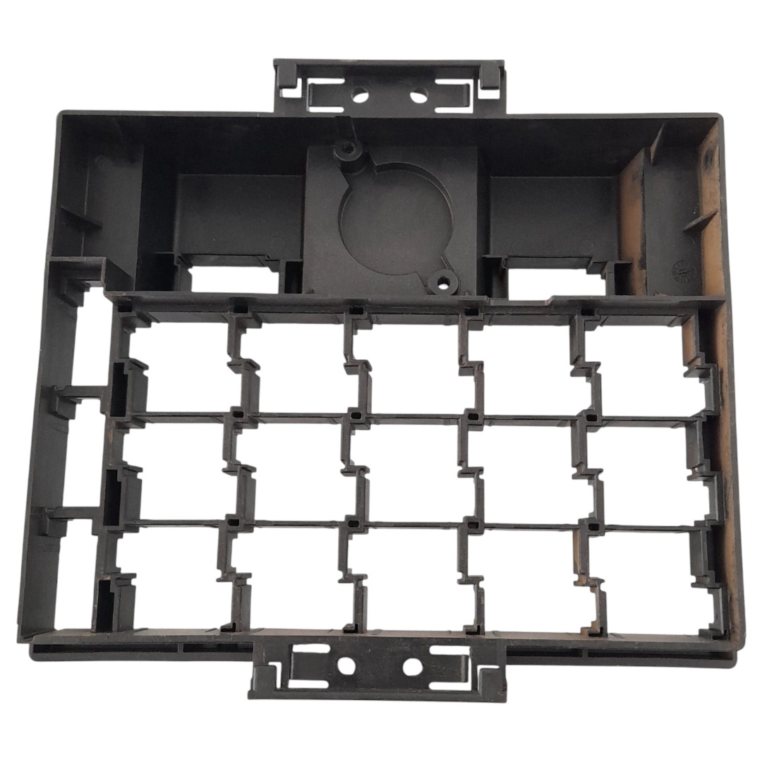 Suporte do Relé do Painel Amarok 4X4 Biturbo 180cv