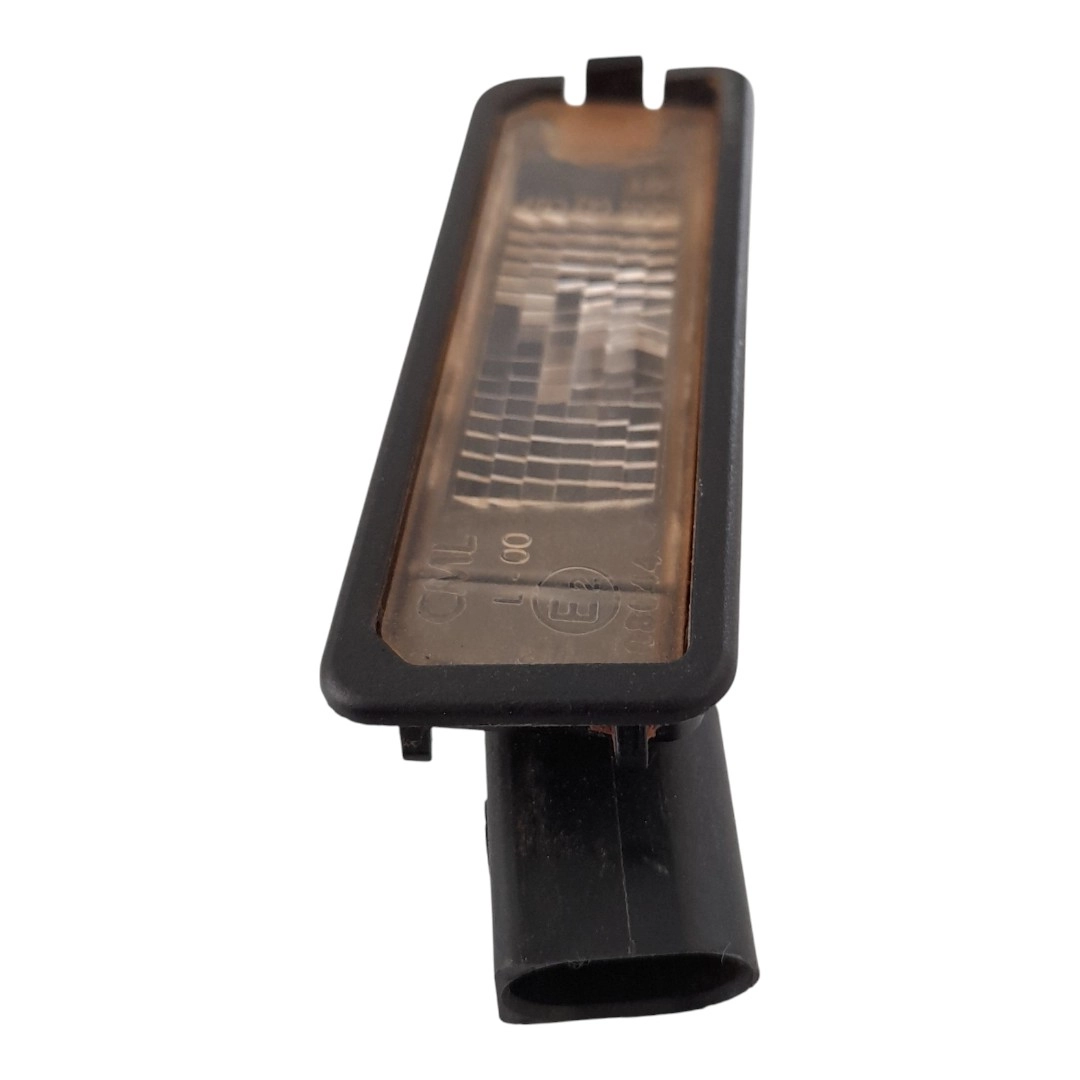 Luz de placa Amarok 4x4 biturbo 180cv