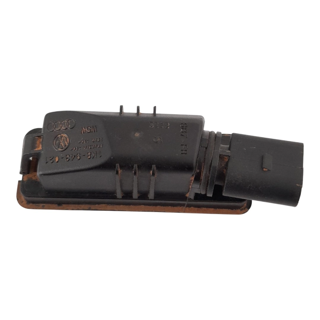 Luz de placa Amarok 4x4 biturbo 180cv