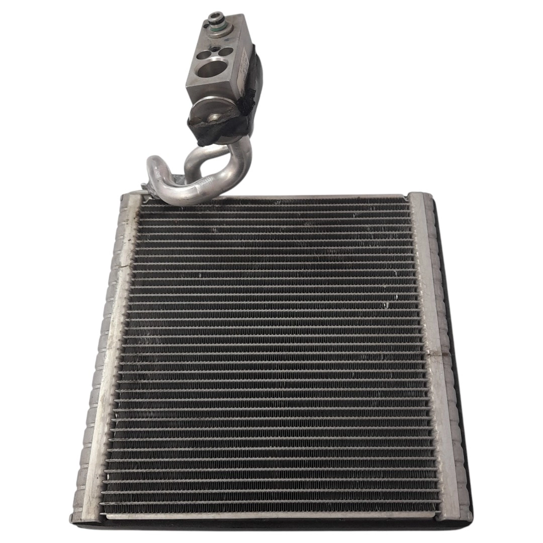 Evaporador do AC com Conector Master 2.3 2020 