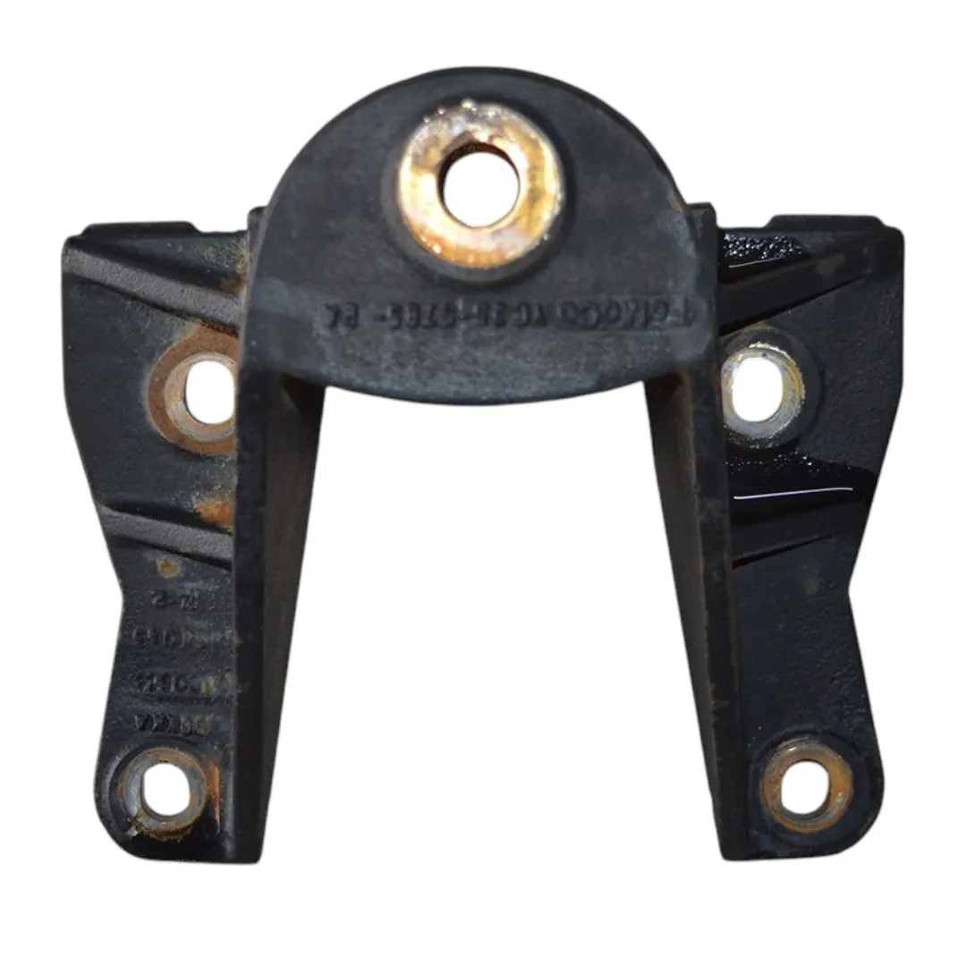 Suporte do feixe de mola esq F4000 2.8 Cummins 2015