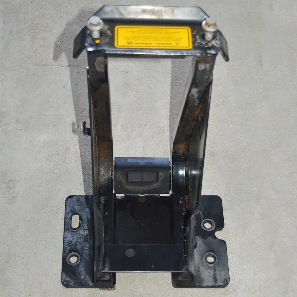 Suporte do reservatório arla F4000 2.8 Cummins 2015
