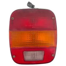 Lanterna Traseira Direita F4000 2.8 cummins 2015