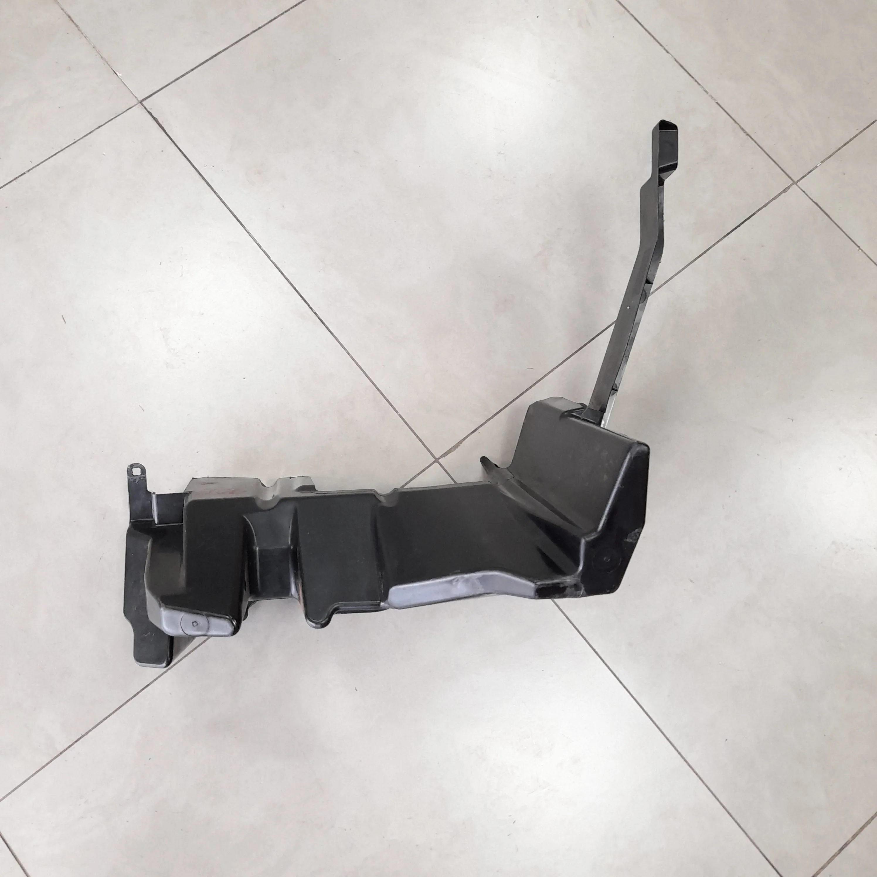Defletor do radiador direito S10 2018 2.5 flex