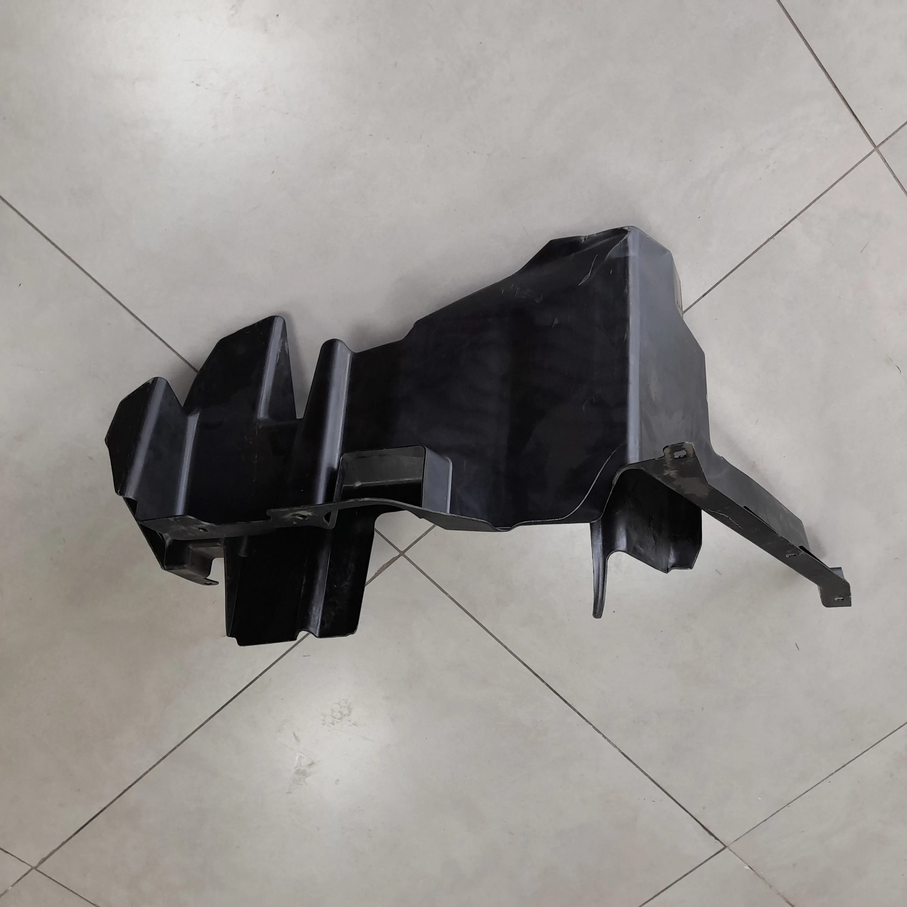 Defletor do radiador direito S10 2018 2.5 flex