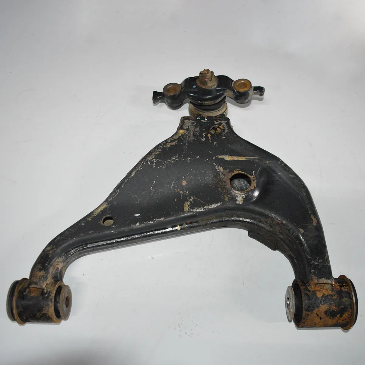 Bandeja de suspensão inf diant esq Hilux 3.0 163cv aut 2006