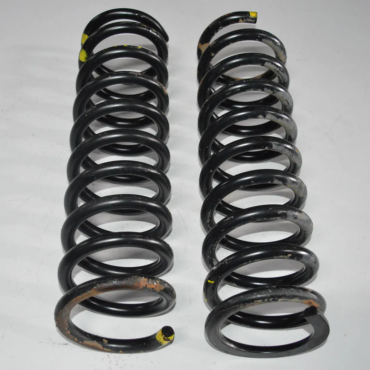 Mola de suspensão traseira (par) Hilux 3.0 163cv aut 2006