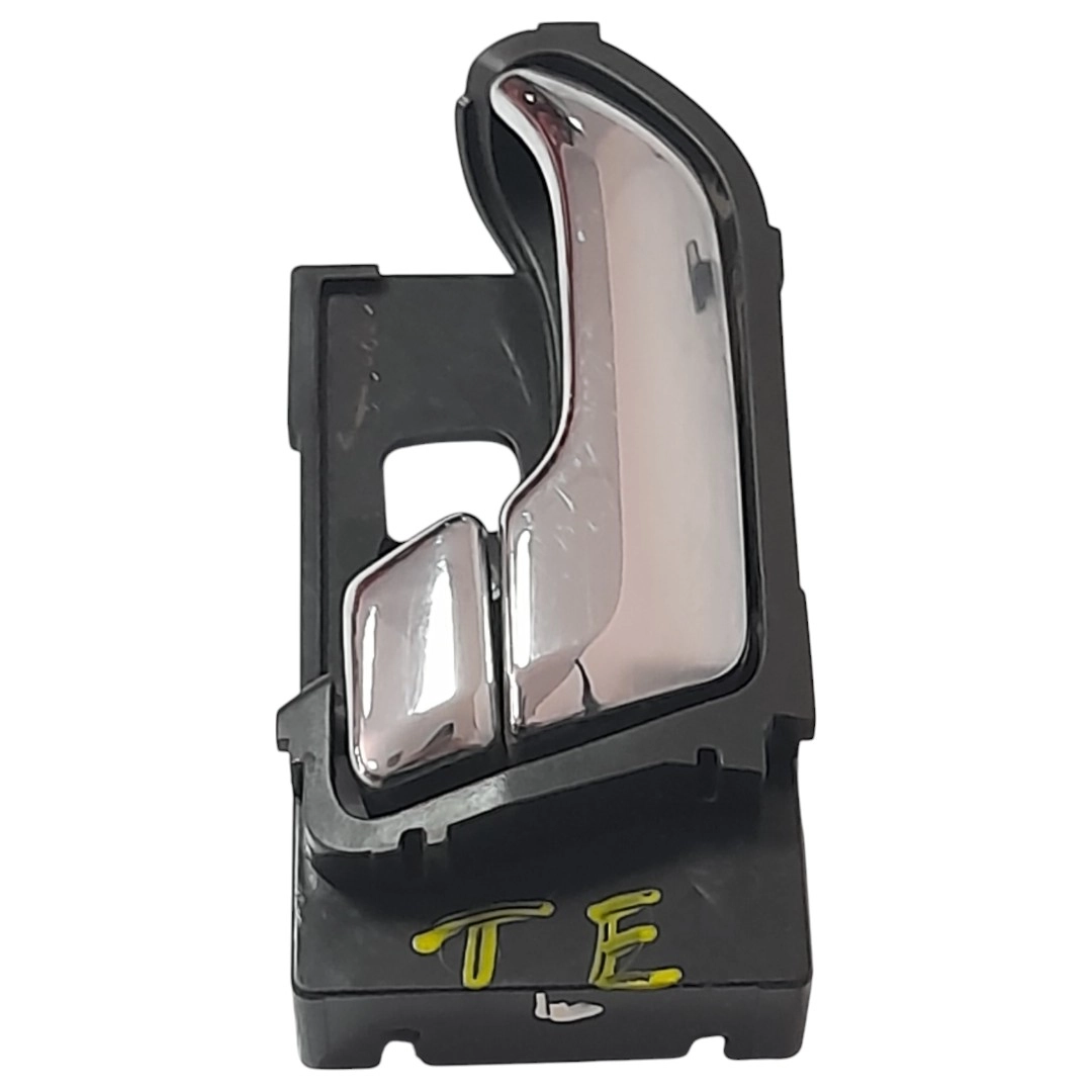 Puxador interno traseiro esquerdo Trailblazer 200cv LTZ 2015