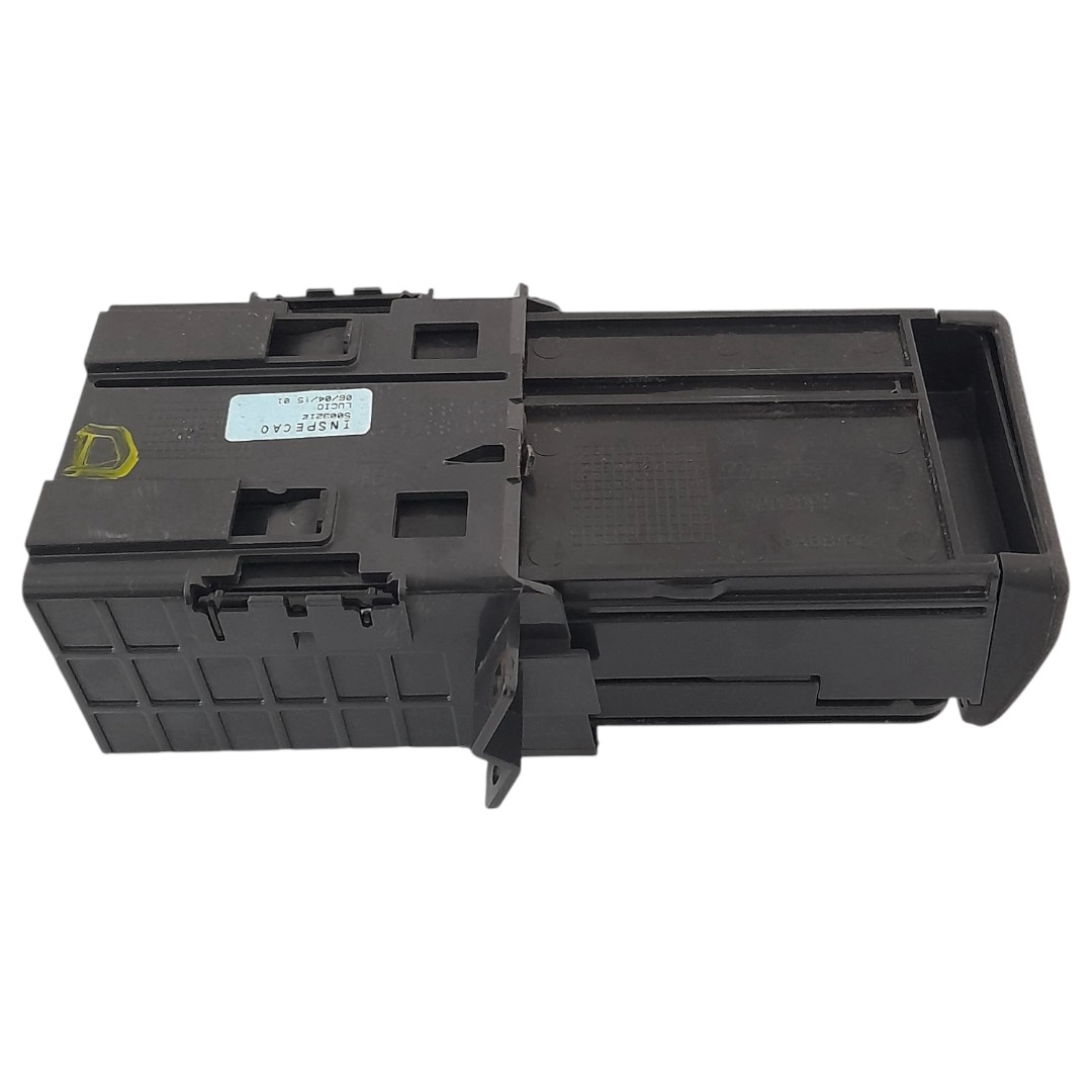 Porta copos lado direito Trailblazer 200cv LTZ 2015