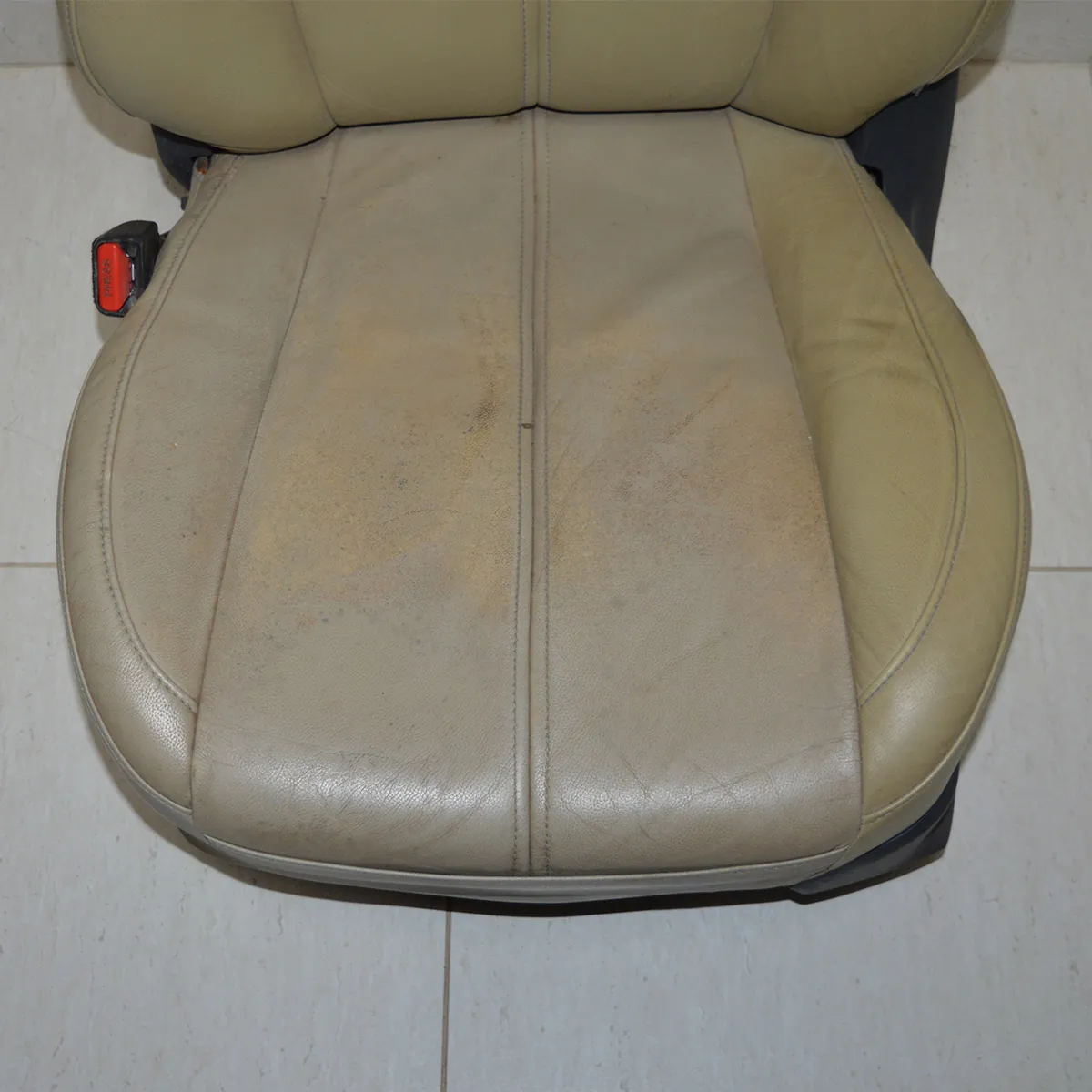 Banco dianteiro esquerdo Trailblazer 200cv LTZ 2015