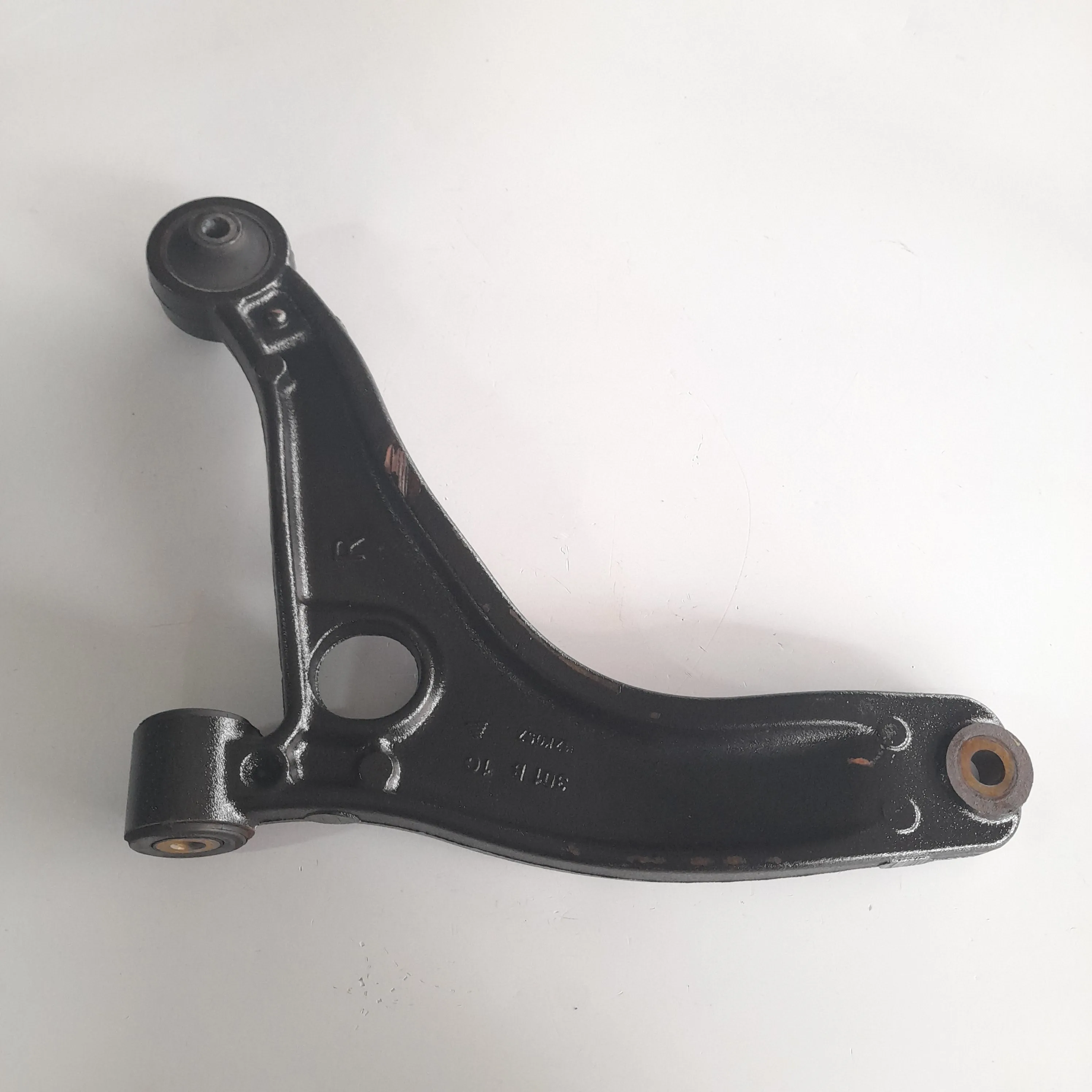 Bandeja de suspensão direita Renault Master 2.3 2019