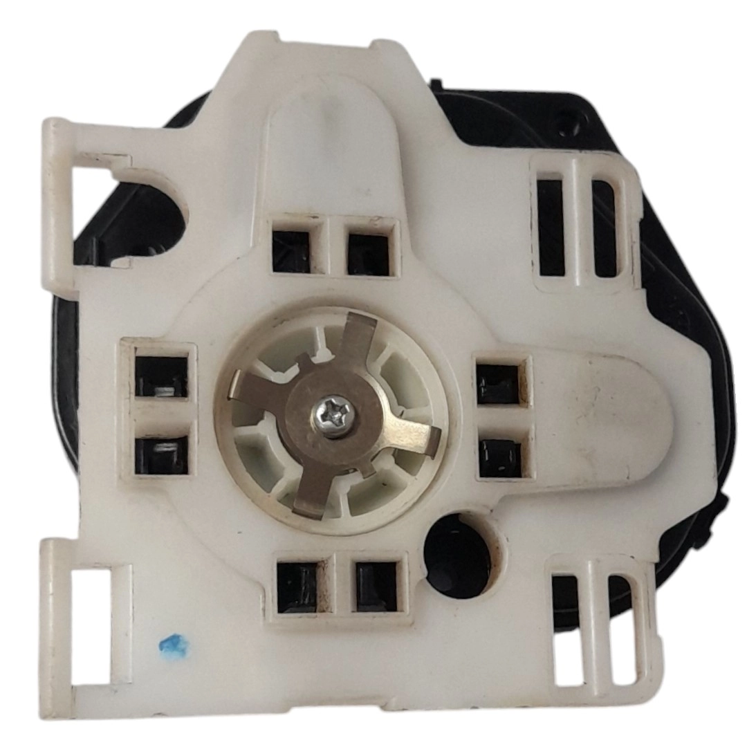 Suporte lente retrovisor direito S10 LT 2.4 Flex 2013