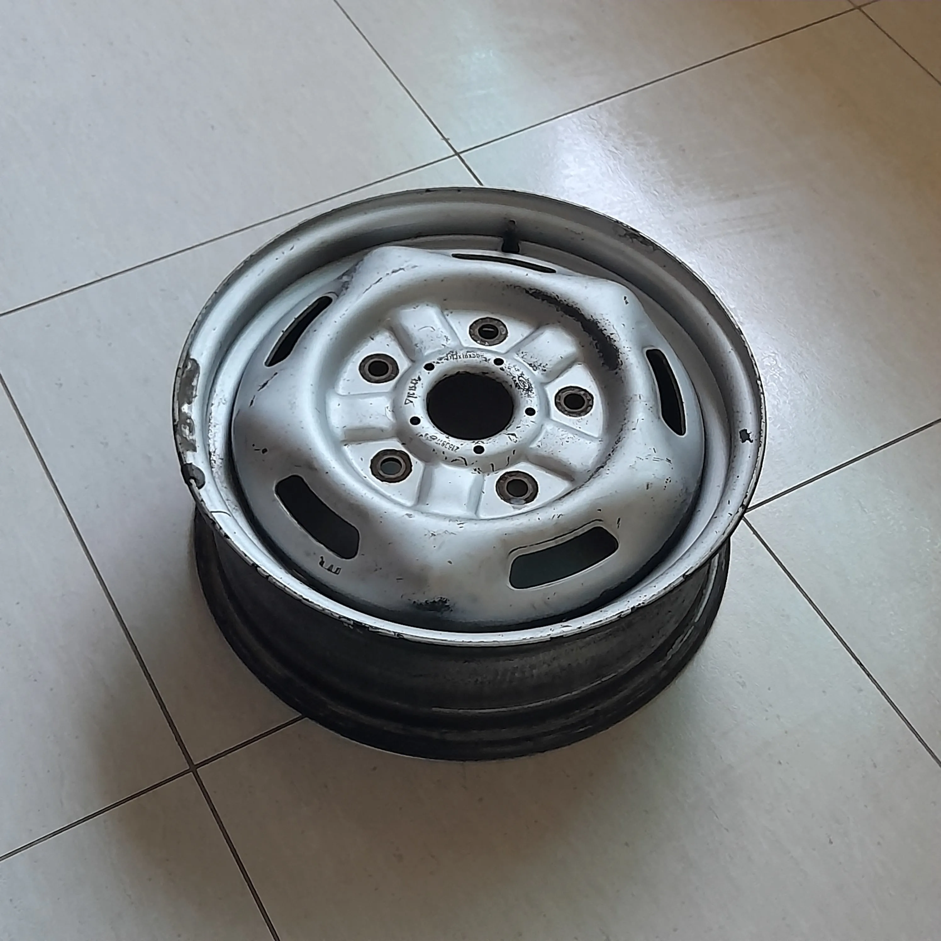 Roda de ferro Aro16 Ford Transit 2.4 2011 