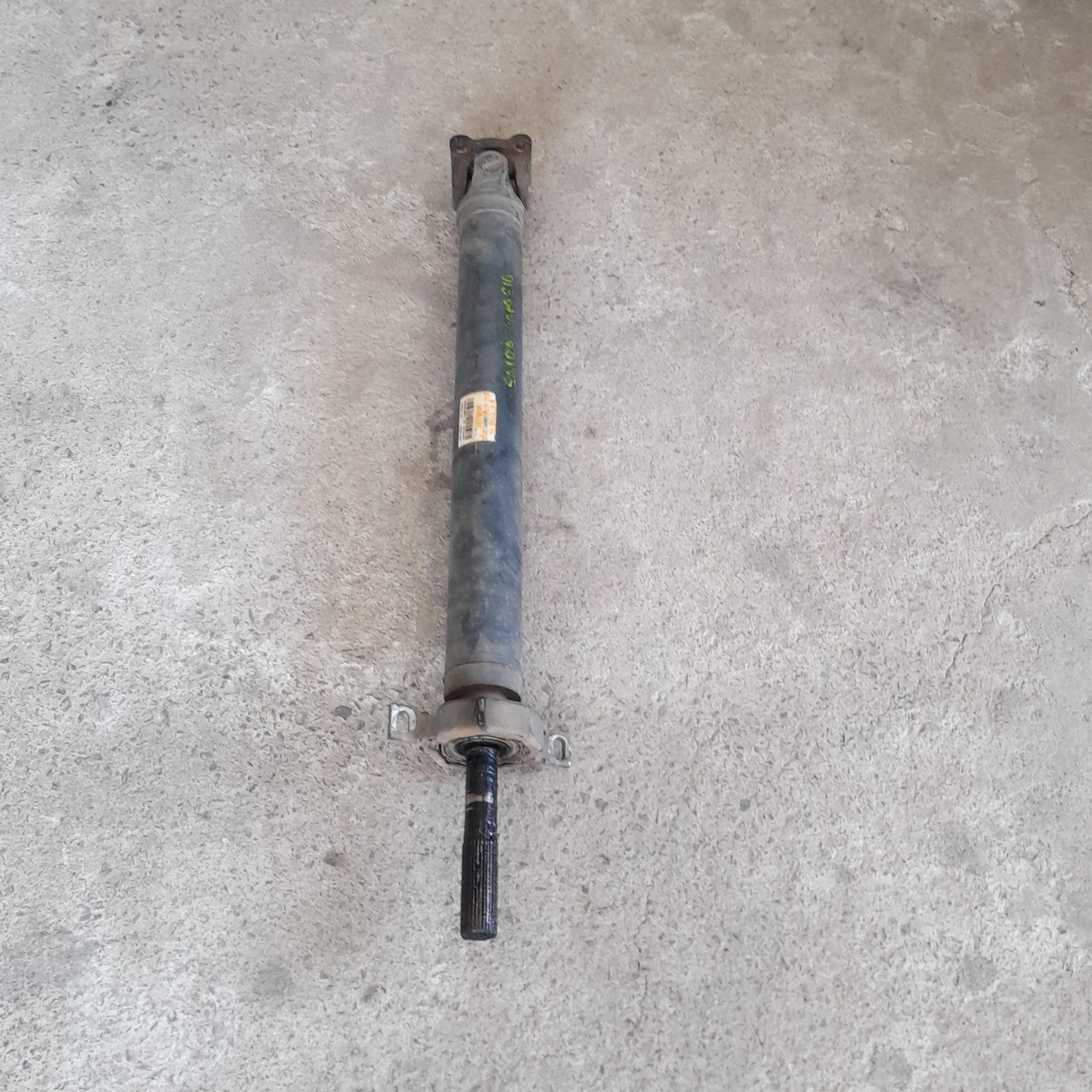 Eixo cardãn traseiro saída do câmbio Da S10 2.5 manual 4x2 2015 flex |  Tumbo - Peças automotivas de desmanche veicular