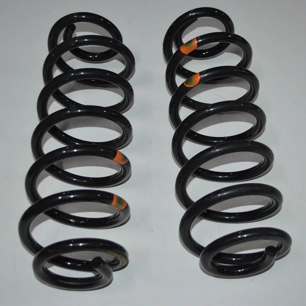 Mola de suspensão traseira (par) Trailblazer 200cv LTZ 2015