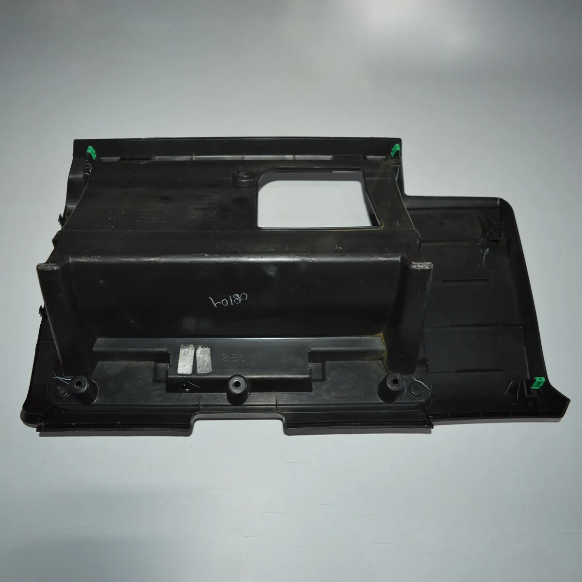 Suporte do porta luvas Trailblazer 200cv LTZ 2015