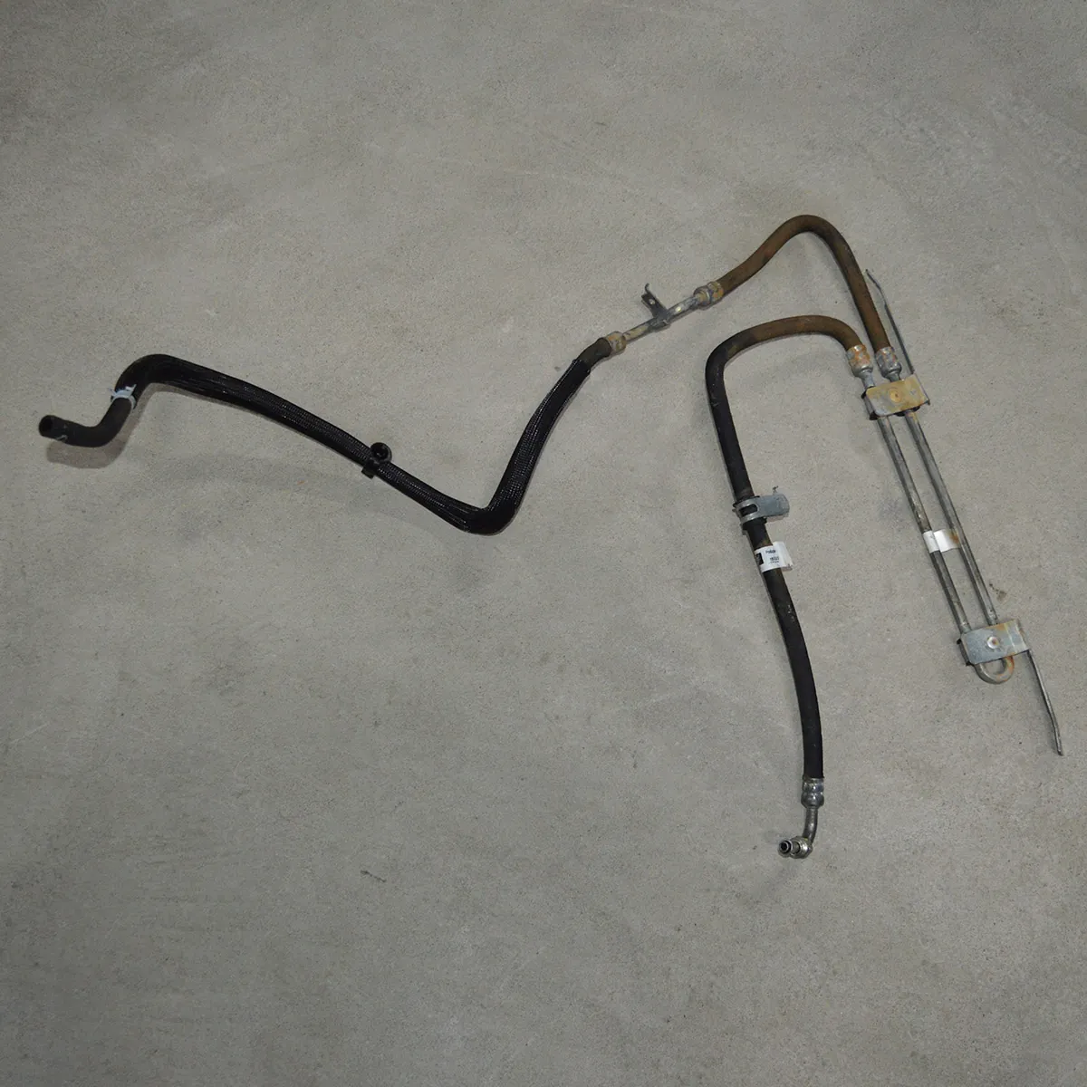 Tubo cano de retorno óleo de direção Trailblazer 200cv LTZ 2015