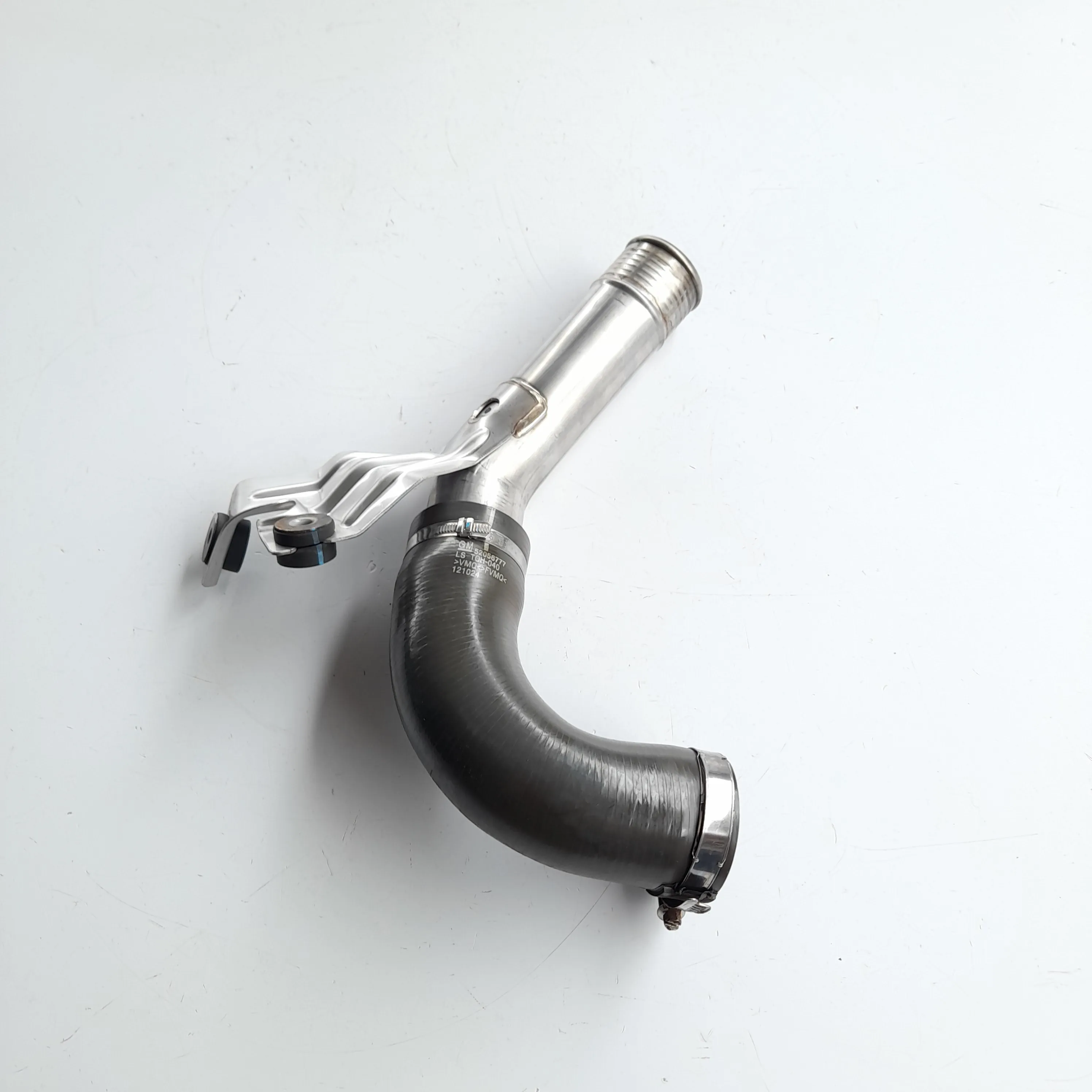 Mangueira tubo do intercooler Trailblazer 180cv 2013 aut