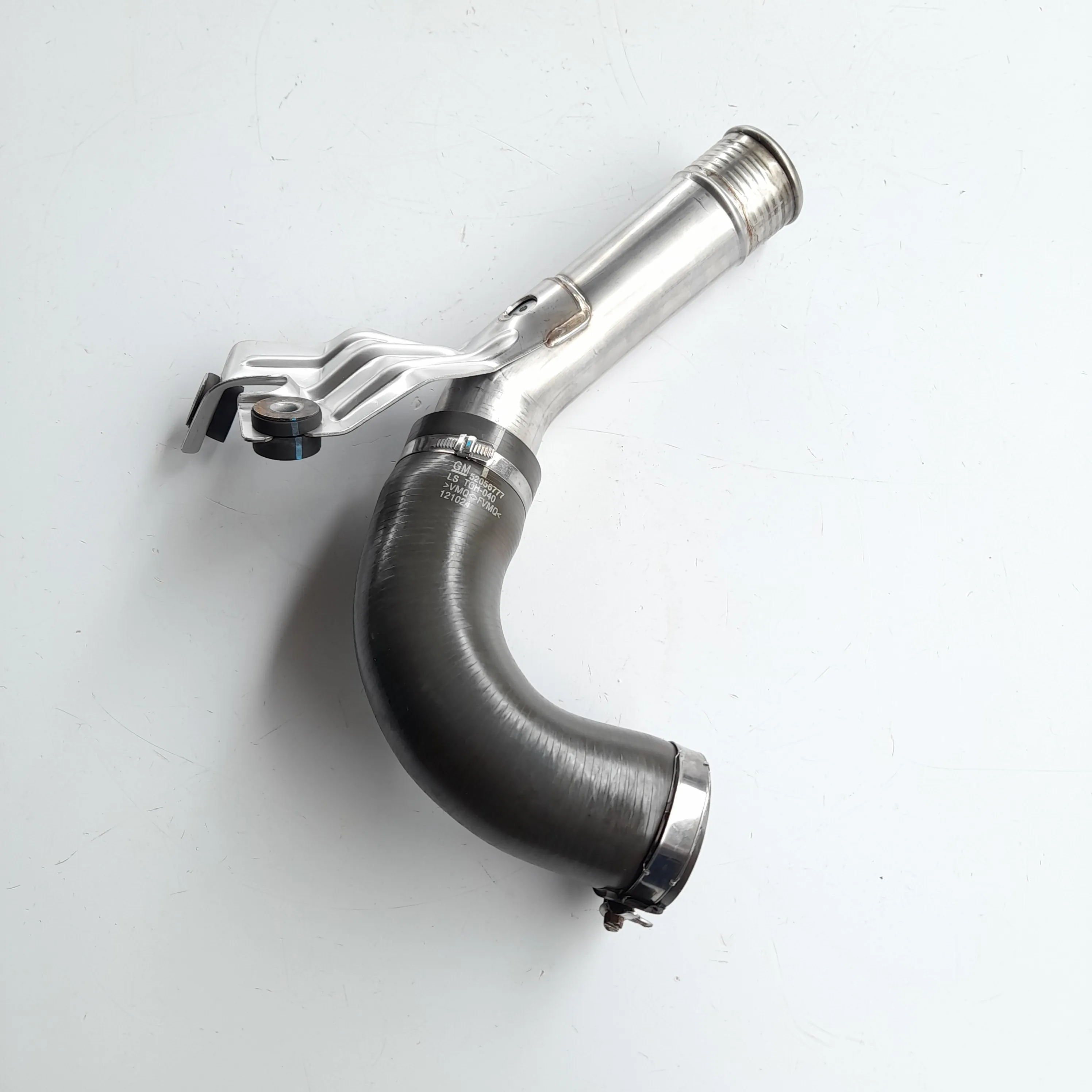 Mangueira tubo do intercooler Trailblazer 180cv 2013 aut