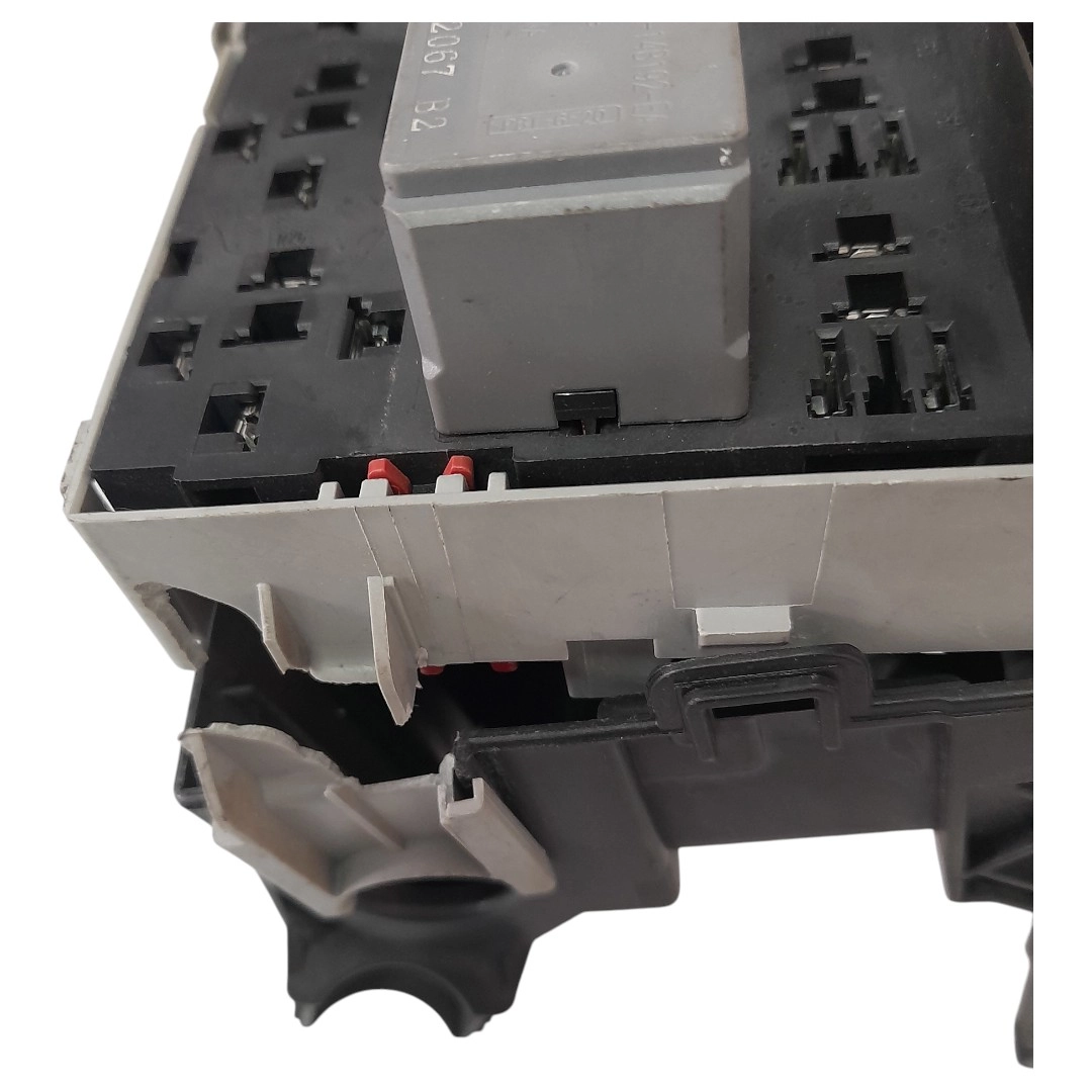 Caixa de Fusíveis Interna Ford Transit 2.2 2012