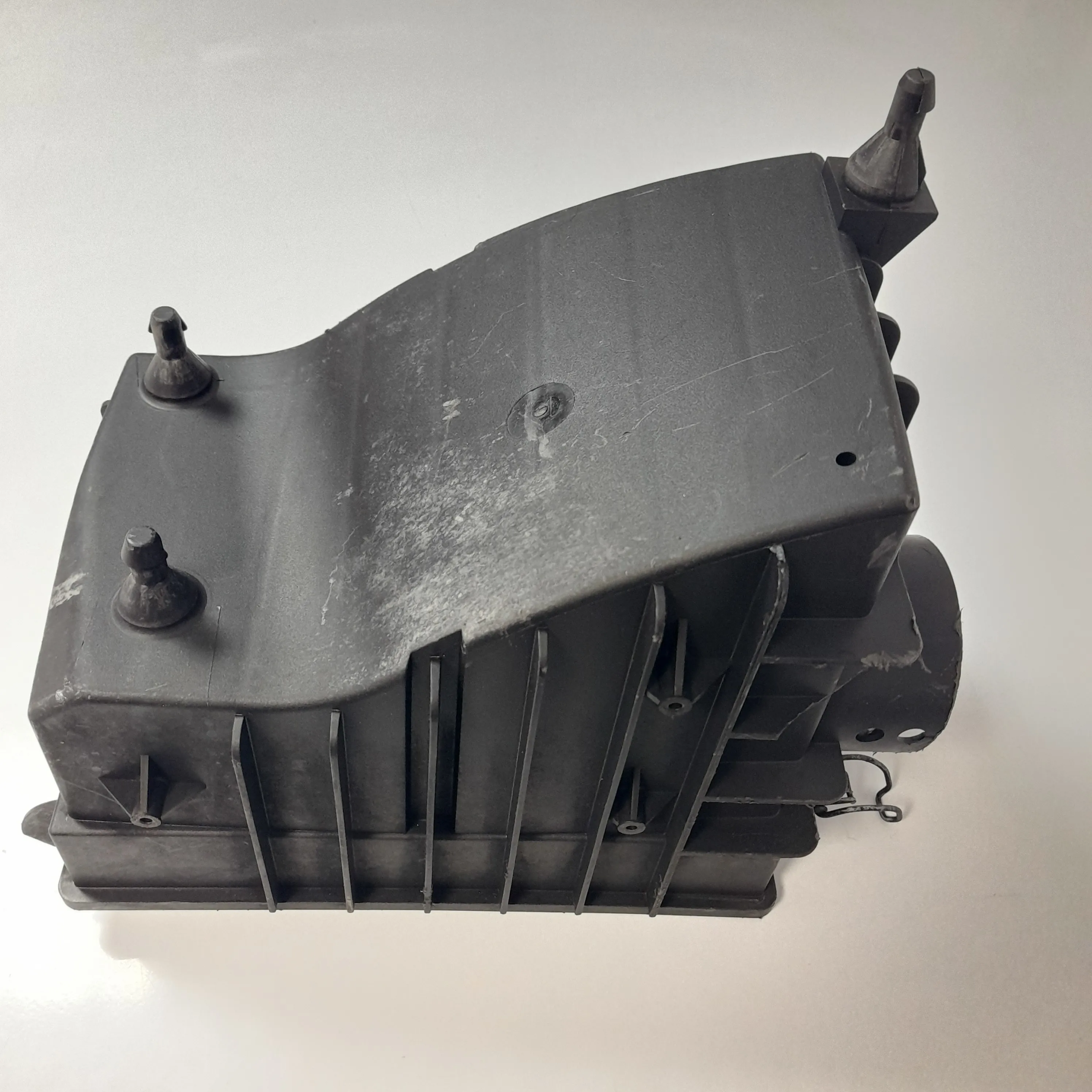 Compartimento do filtro de ar Ford Transit 2.2 2012
