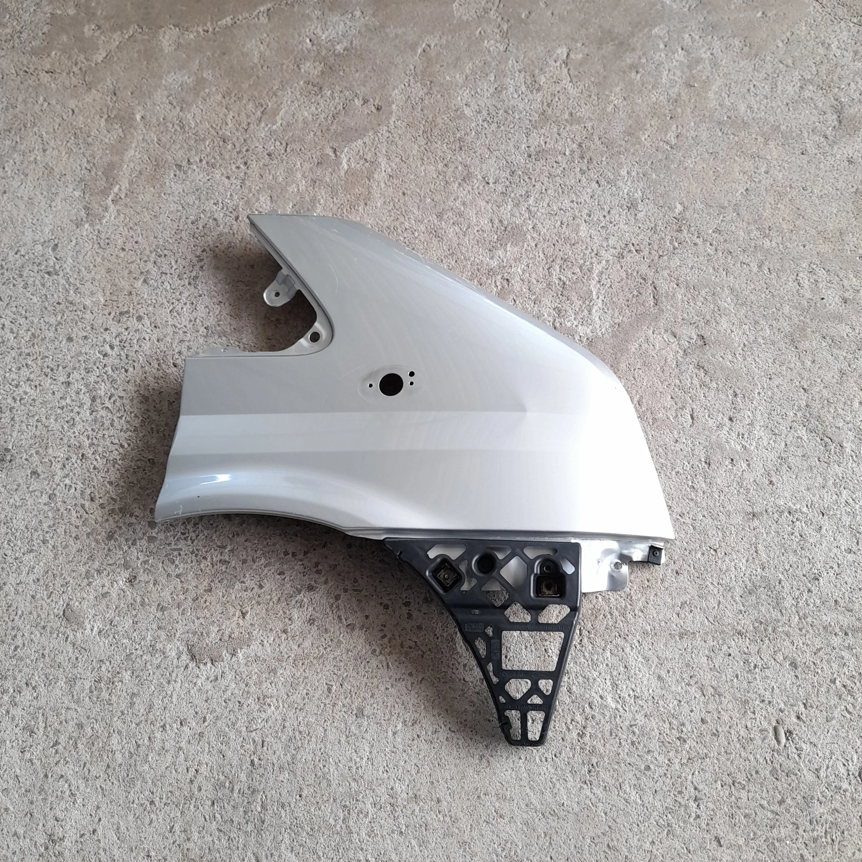 Paralama direito Ford Transit 2.2 2012