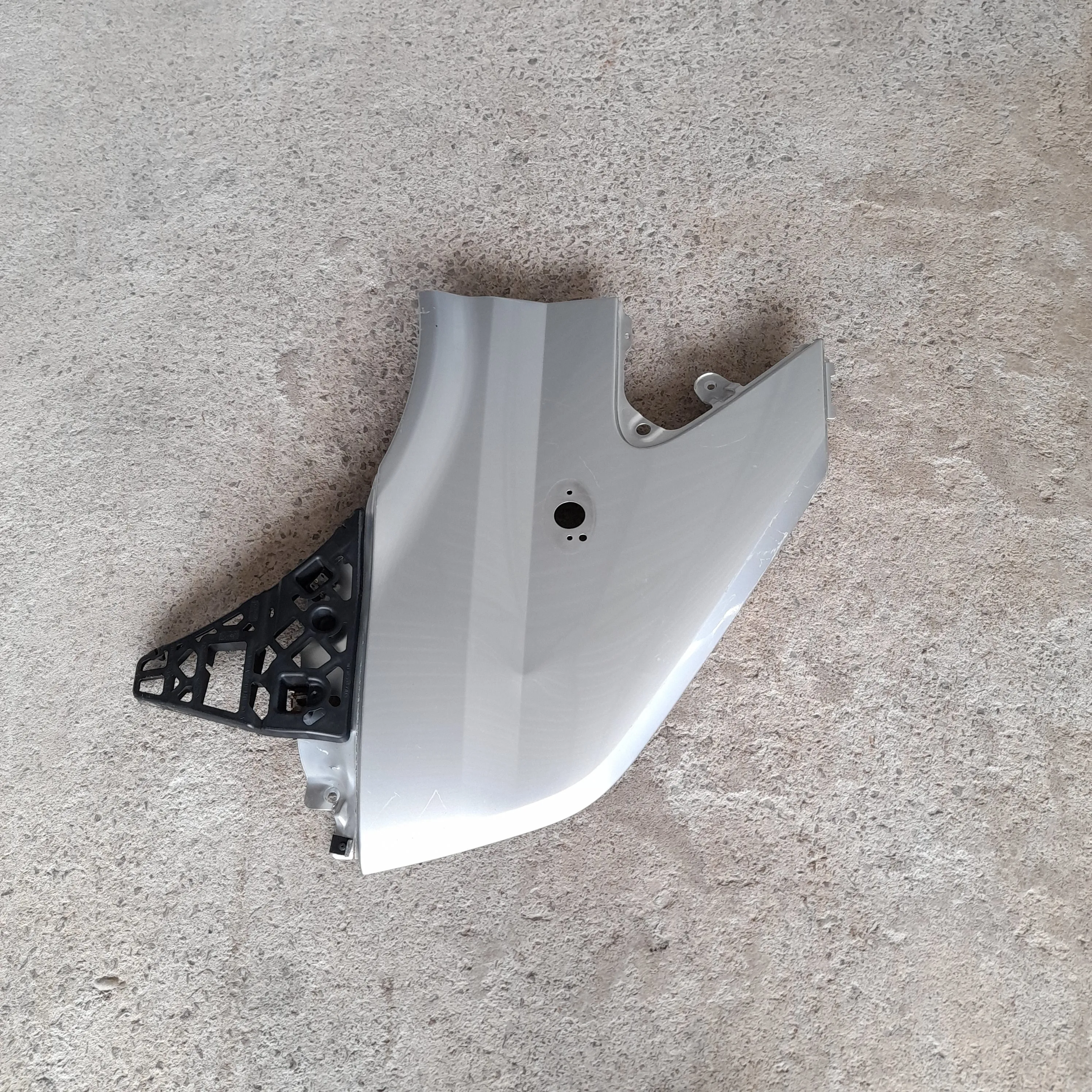 Paralama direito Ford Transit 2.2 2012