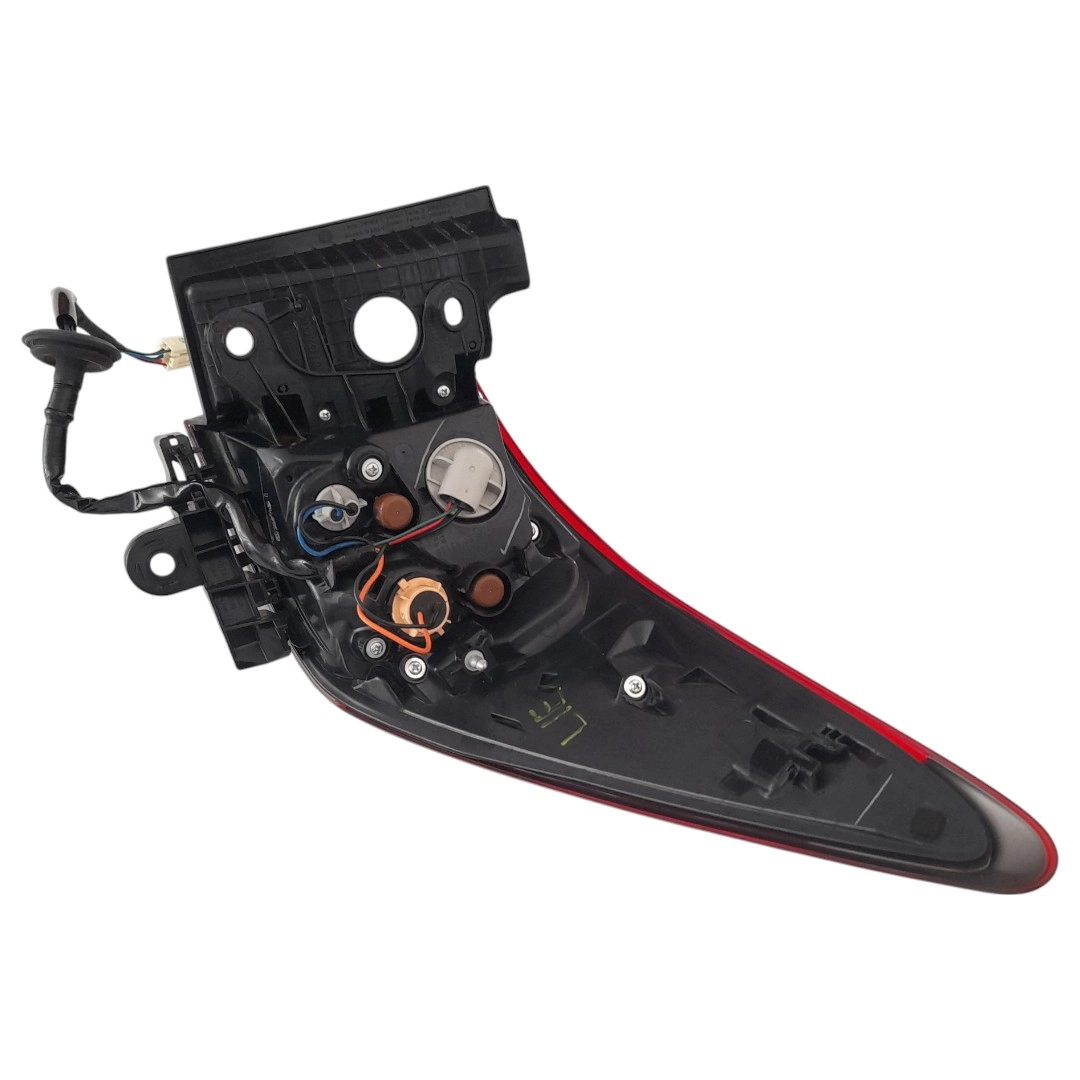 Lanterna Lateral Esquerda Hilux 2.8 sw4 2020 srx 4x4A
