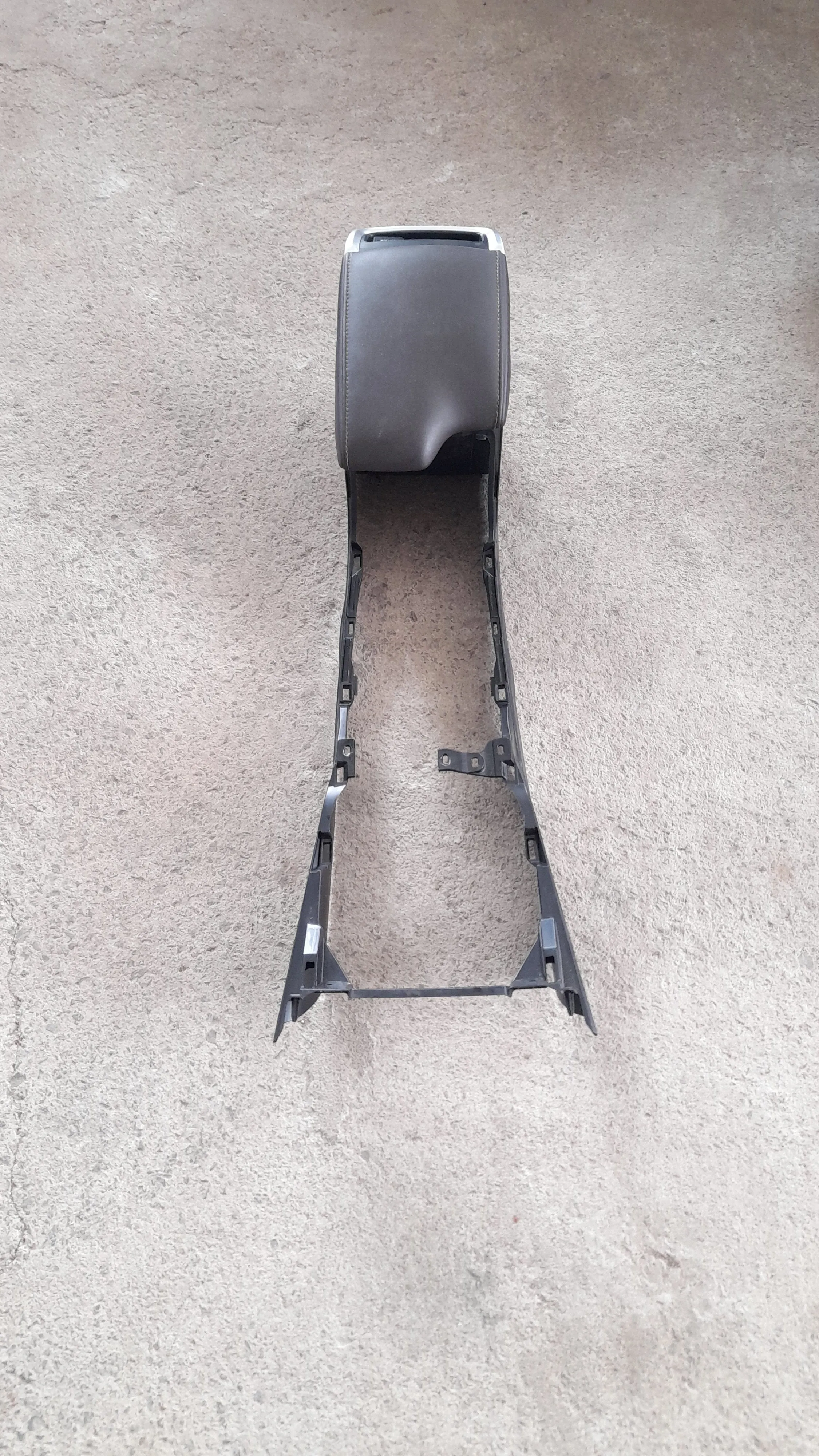 Console central dos bancos Hilux 2.8 sw4 2020 srx 4x4A